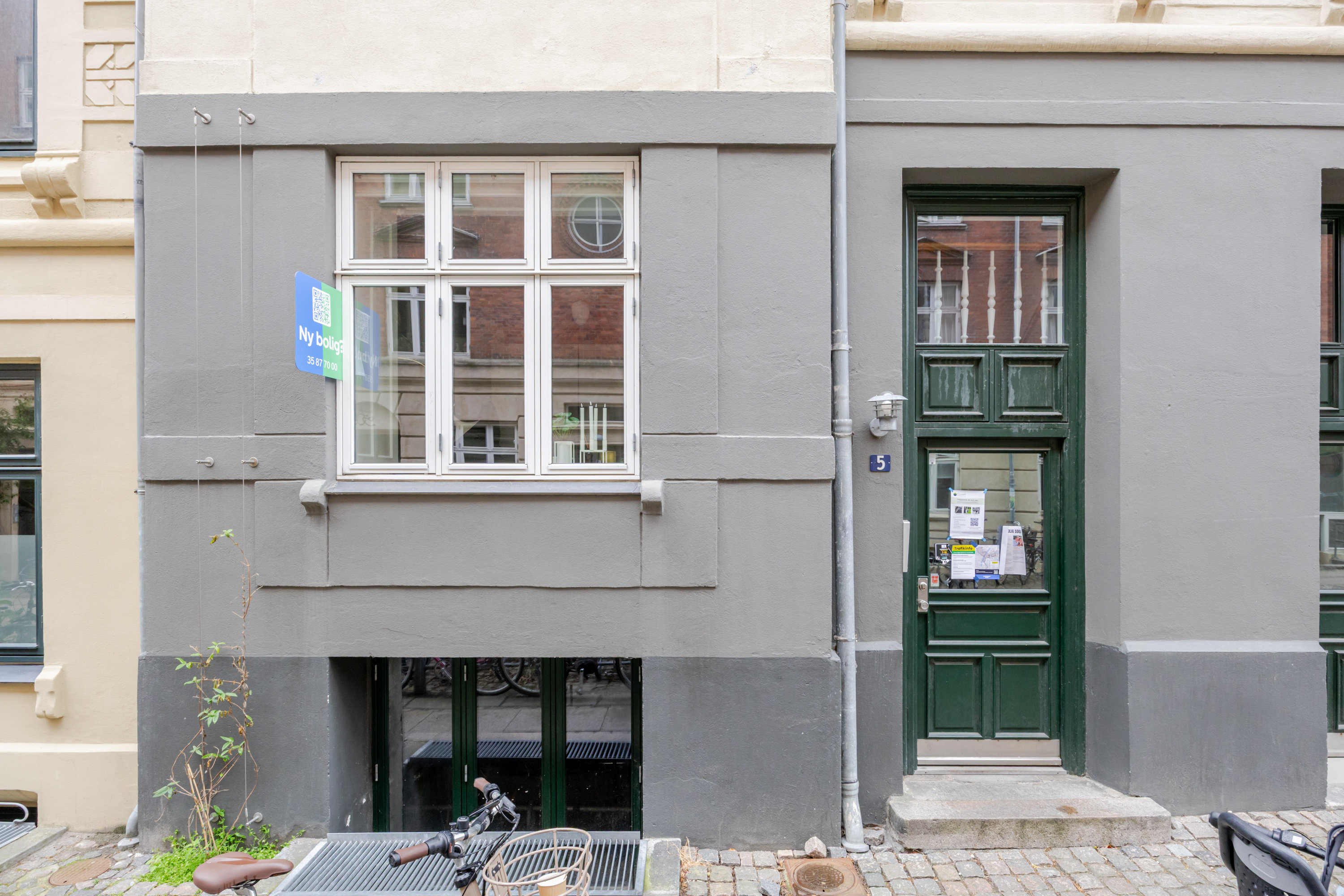 Fremhævet andet billede i fuldskærmstilstand. Billede af Nørre Sideallé 5, st., 2200 København N