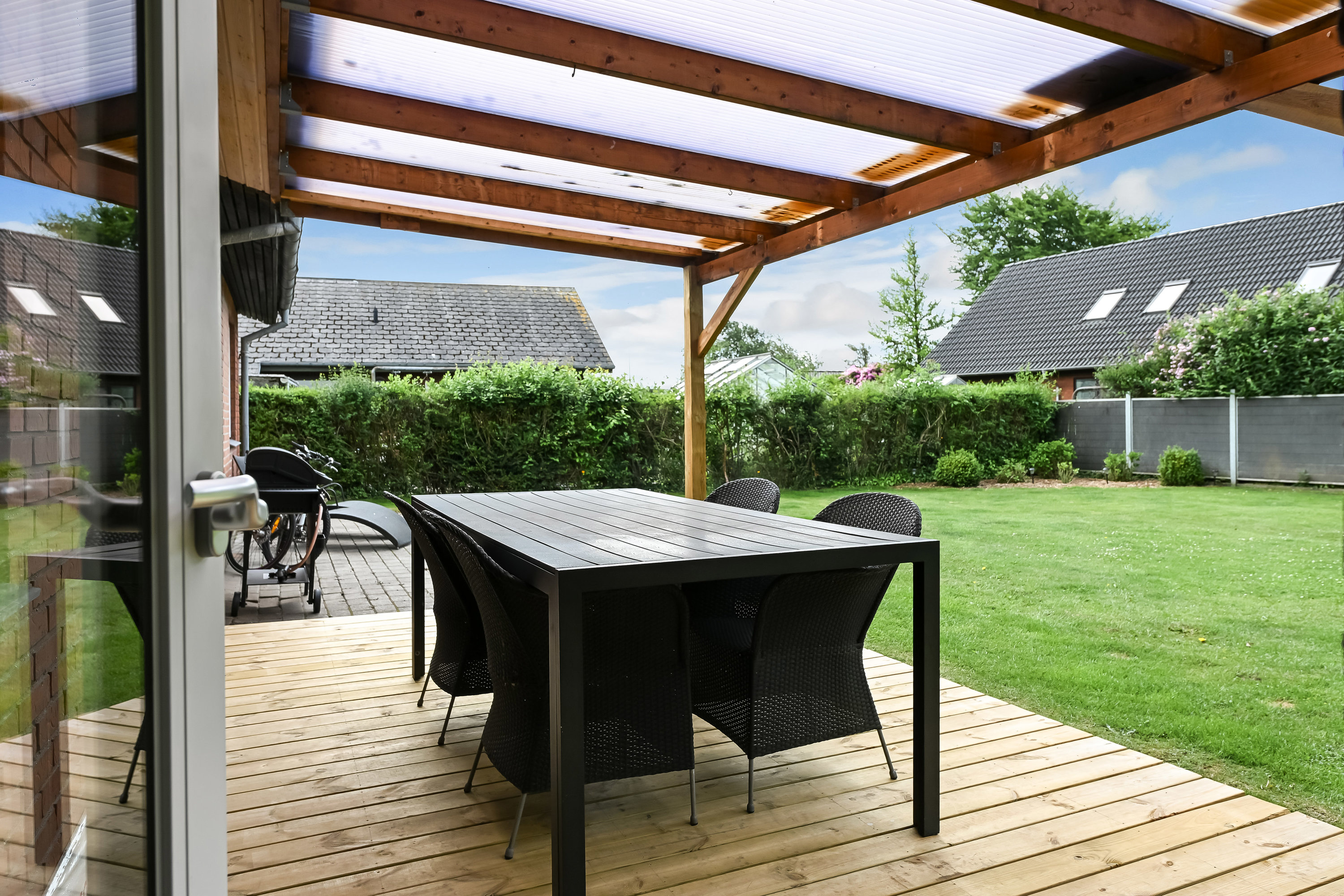Fremhævet terrasse billede i fuldskærmstilstand. Billede af Hyacintvej 8, 6705 Esbjerg Ø