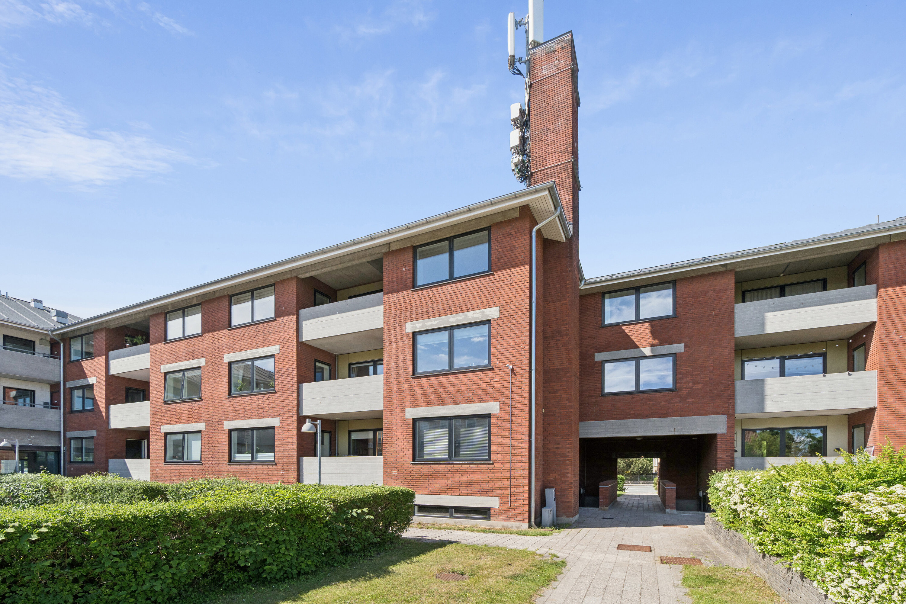 Fremhævet set fra haven billede i fuldskærmstilstand. Billede af Brostykkevej 123, 1. 12., 2650 Hvidovre