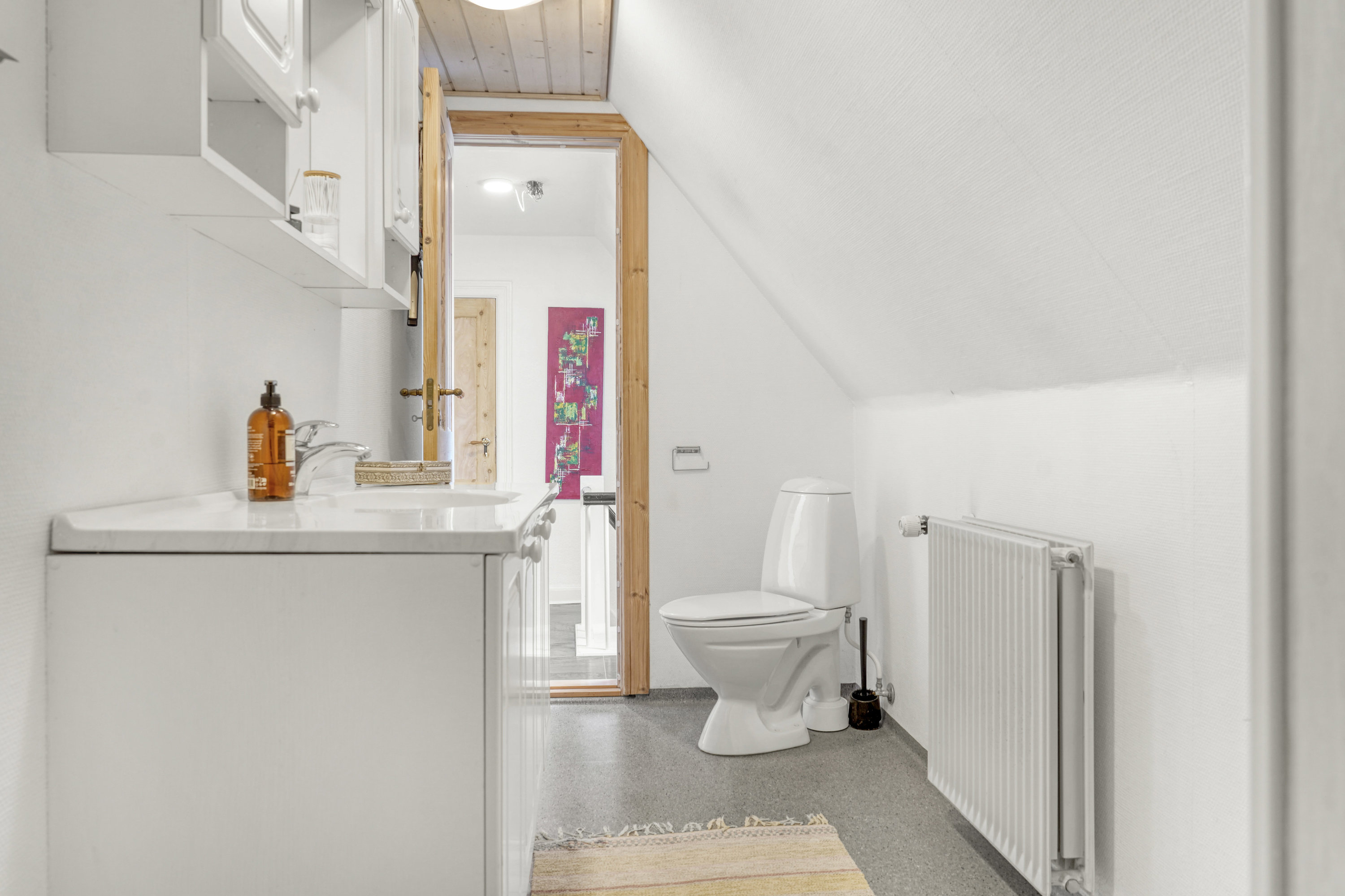 Fremhævet toilet billede i fuldskærmstilstand. Billede af Nyborgvej 322, 5220 Odense SØ