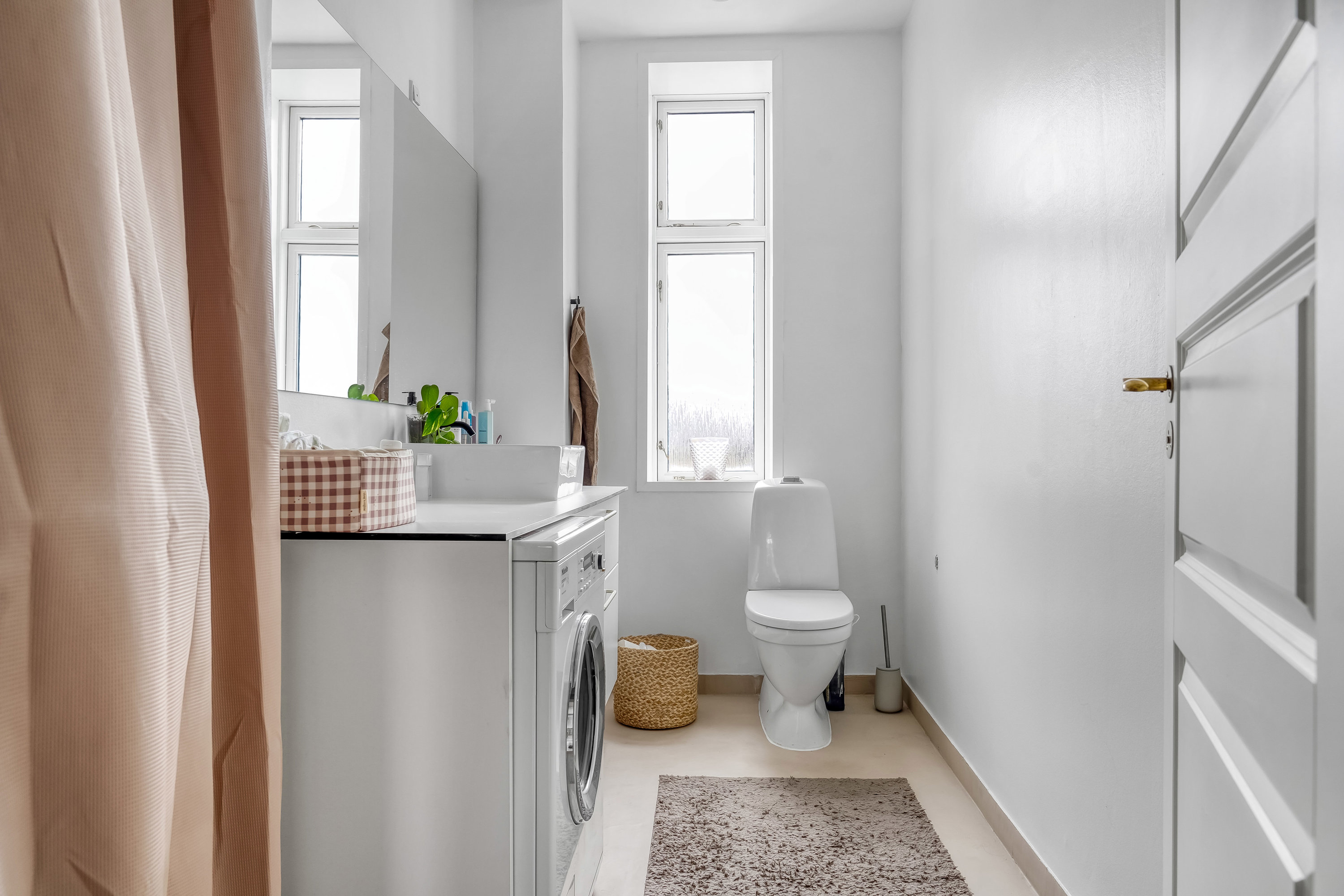 Fremhævet toilet billede i fuldskærmstilstand. Billede af Pantheonsgade 8, 3. th., 5000 Odense C