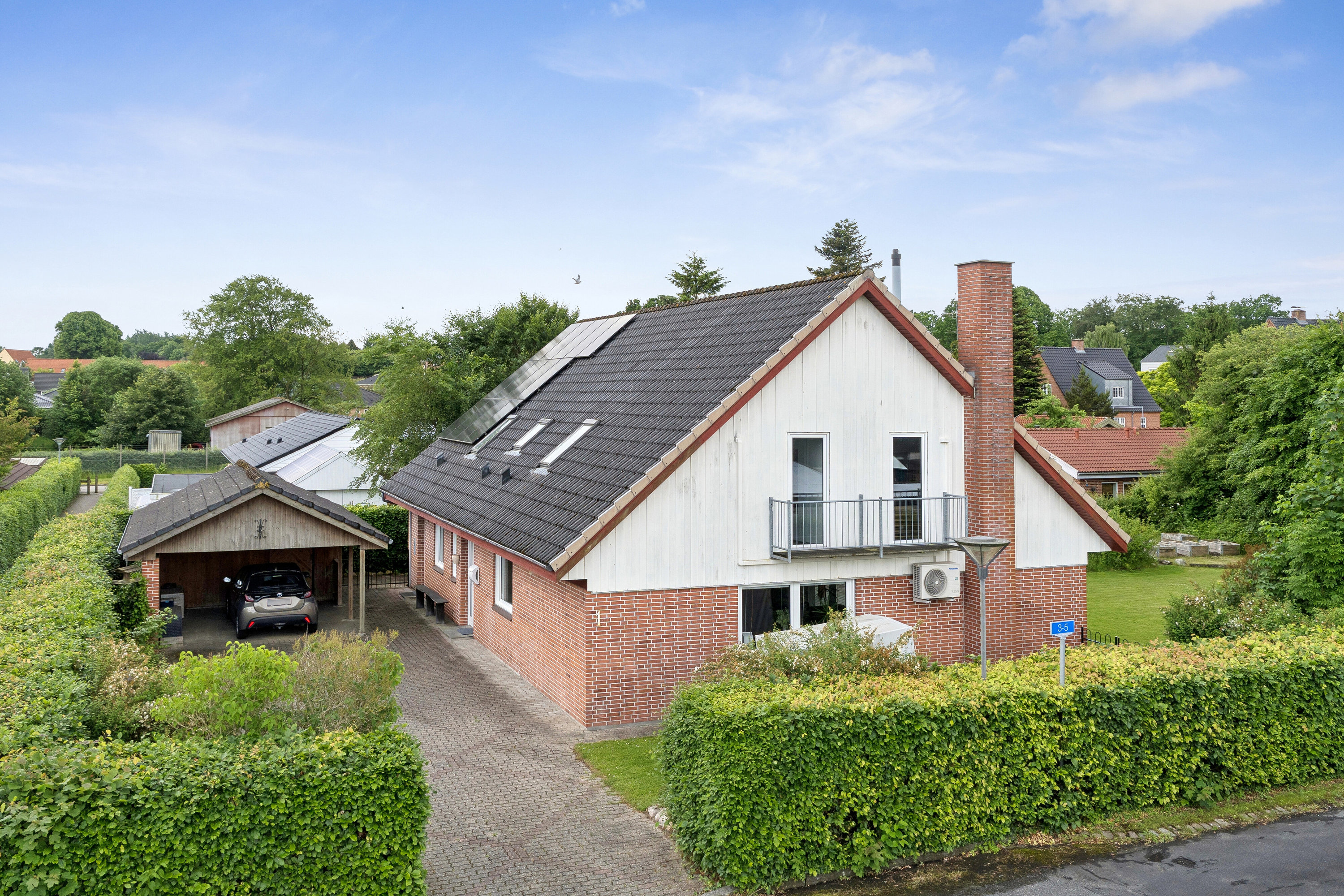 Fremhævet luftfoto billede i fuldskærmstilstand. Billede af Hasselhaven 1, 6330 Padborg