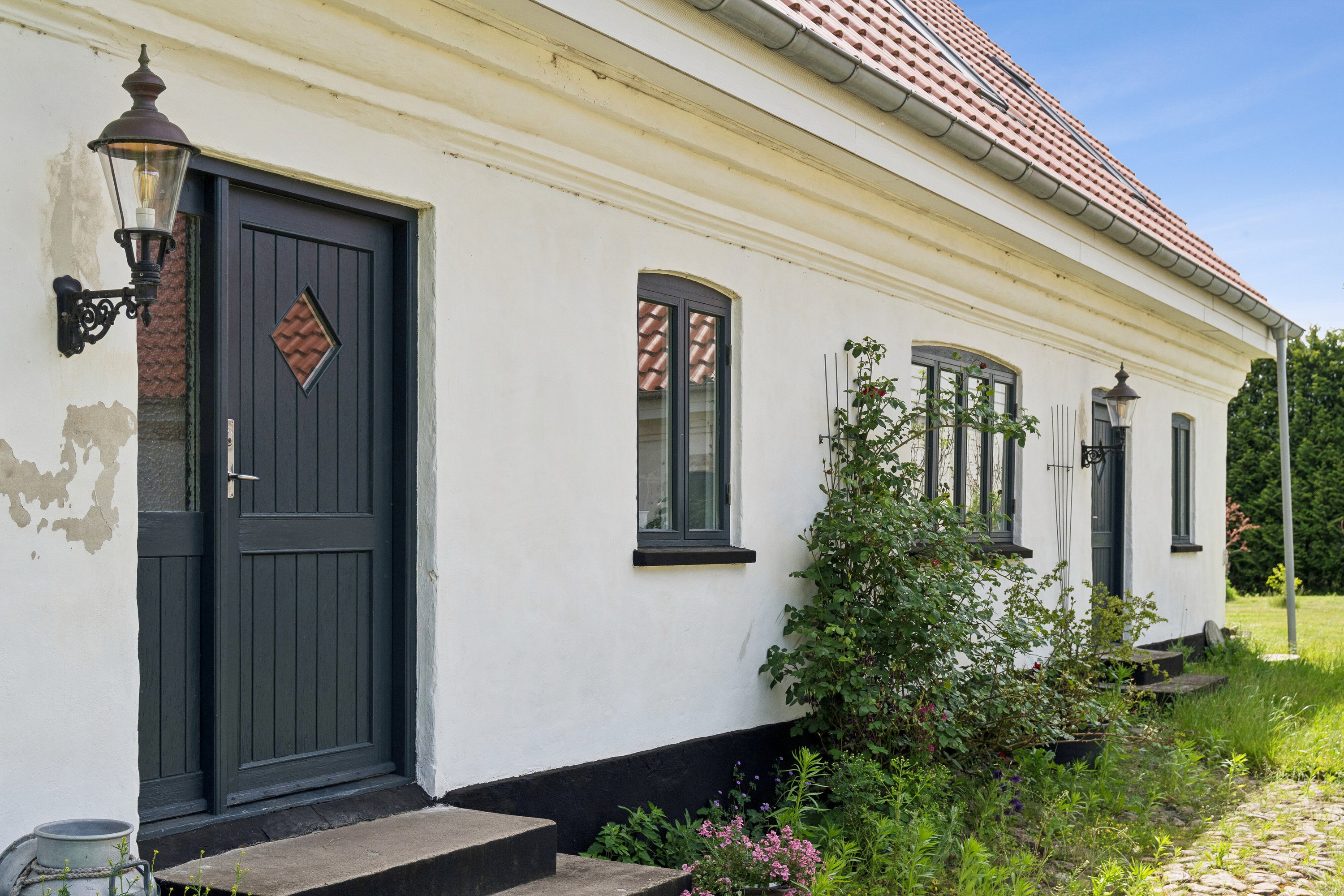 Fremhævet udendørs billede i fuldskærmstilstand. Billede af Veddingevej 27, 4540 Fårevejle