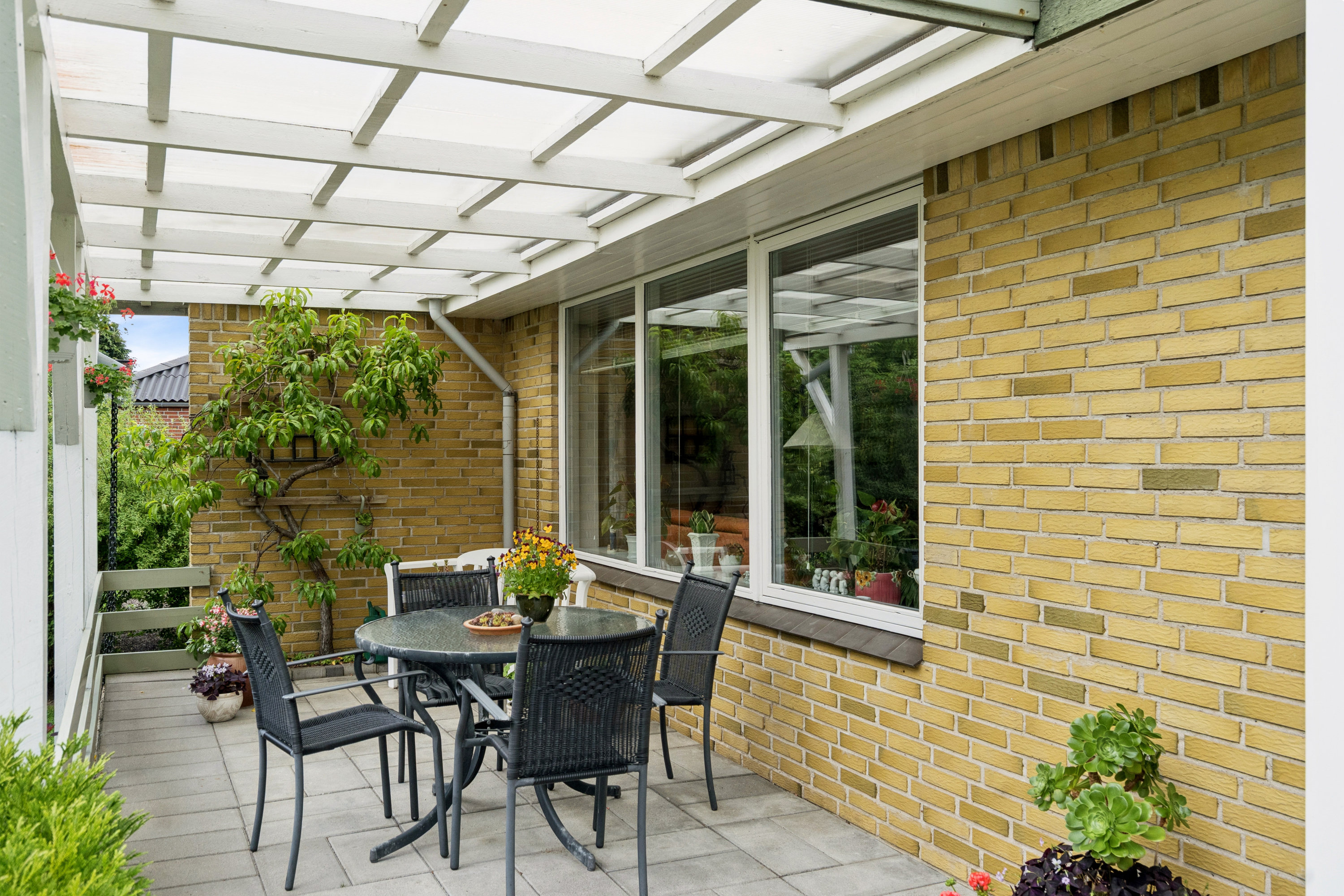 Fremhævet terrasse billede i fuldskærmstilstand. Billede af Gudenåparken 13, 8860 Ulstrup