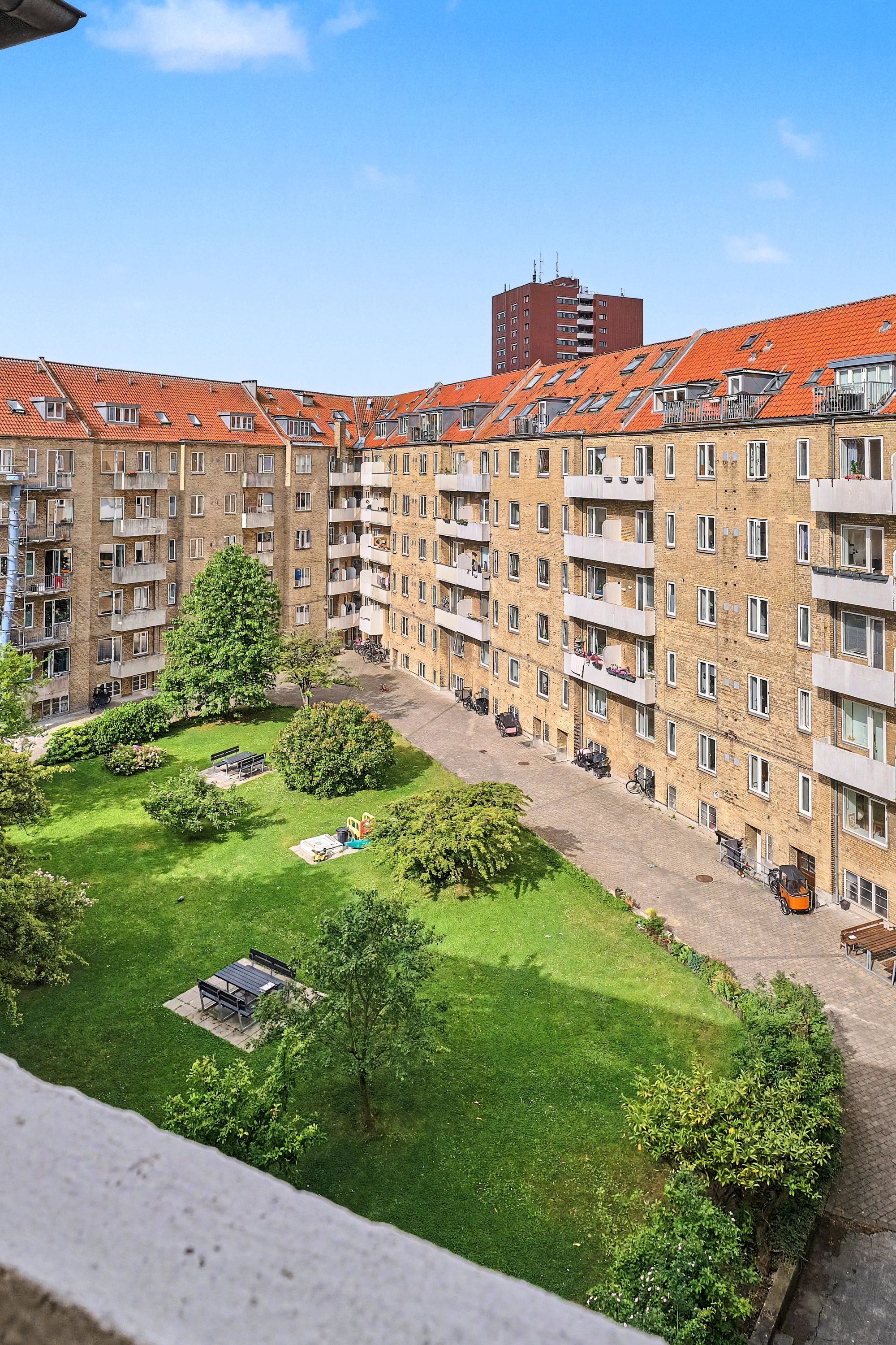 Fremhævet gårdmiljø billede i fuldskærmstilstand. Billede af Harald Jensens Plads 17, 4. tv., 8000 Aarhus C