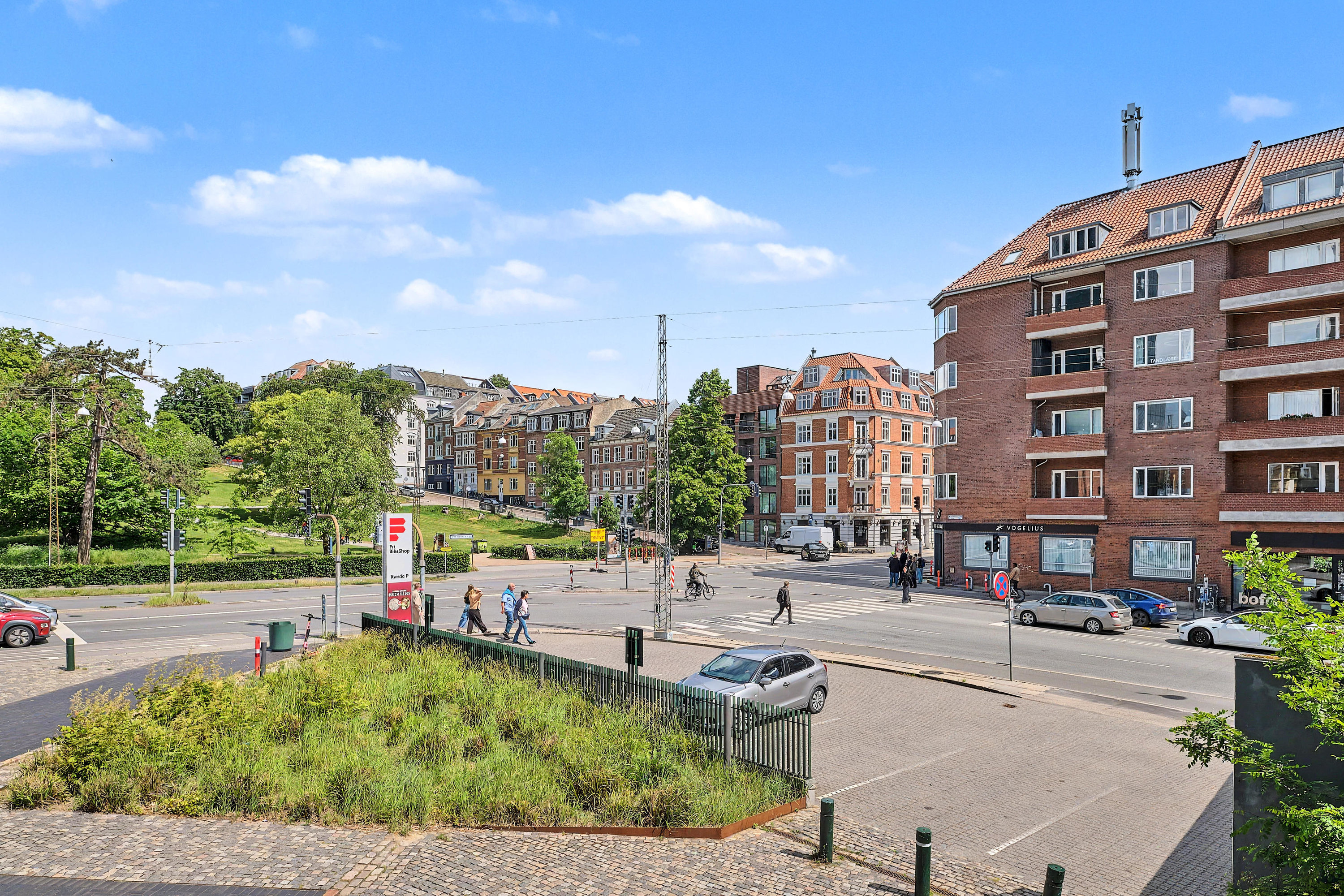 Fremhævet facade billede i fuldskærmstilstand. Billede af Vesterbrogade 31, 1. th., 8000 Aarhus C