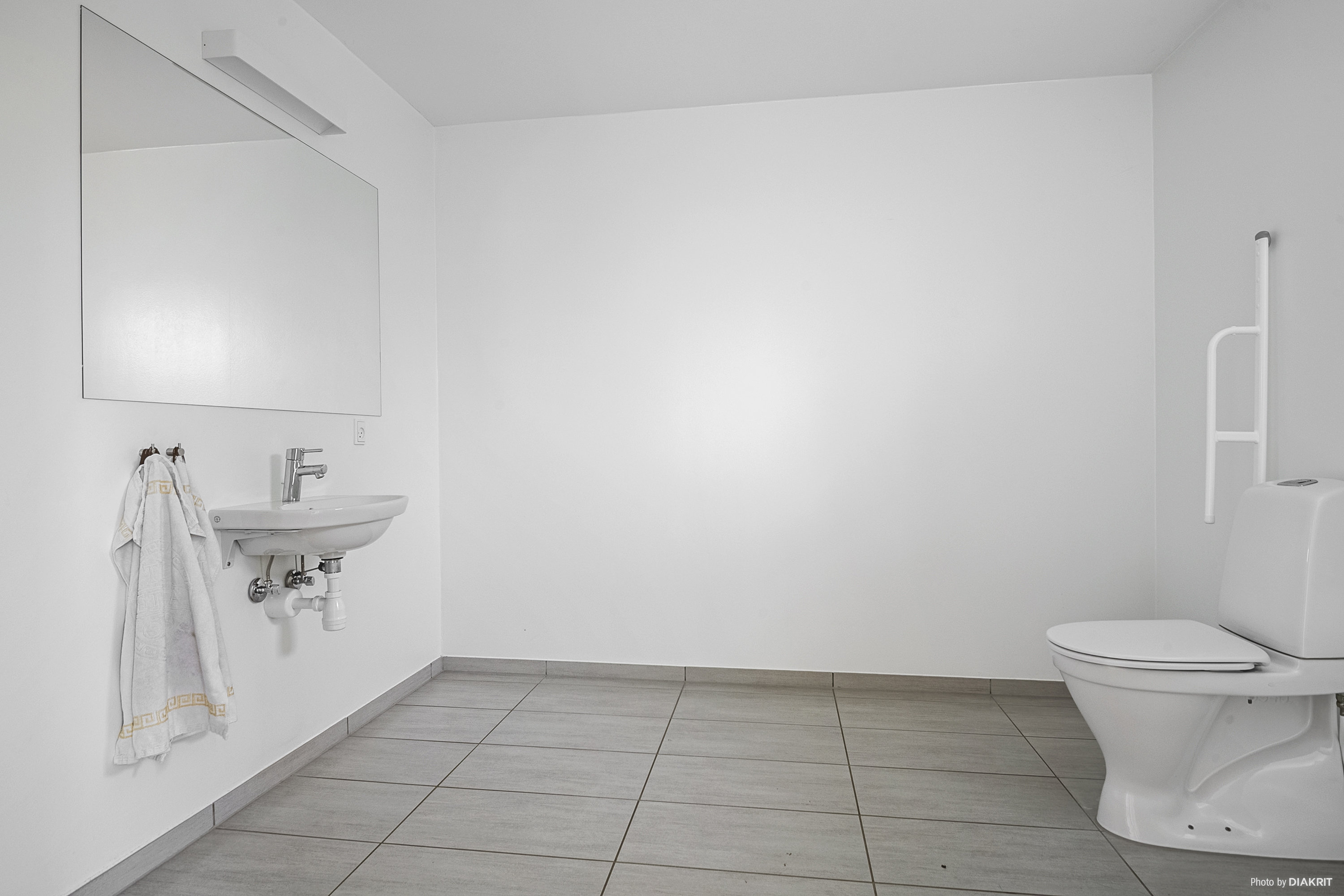 Fremhævet toilet billede i fuldskærmstilstand. Billede af Rodstensgade 11, 8300 Odder