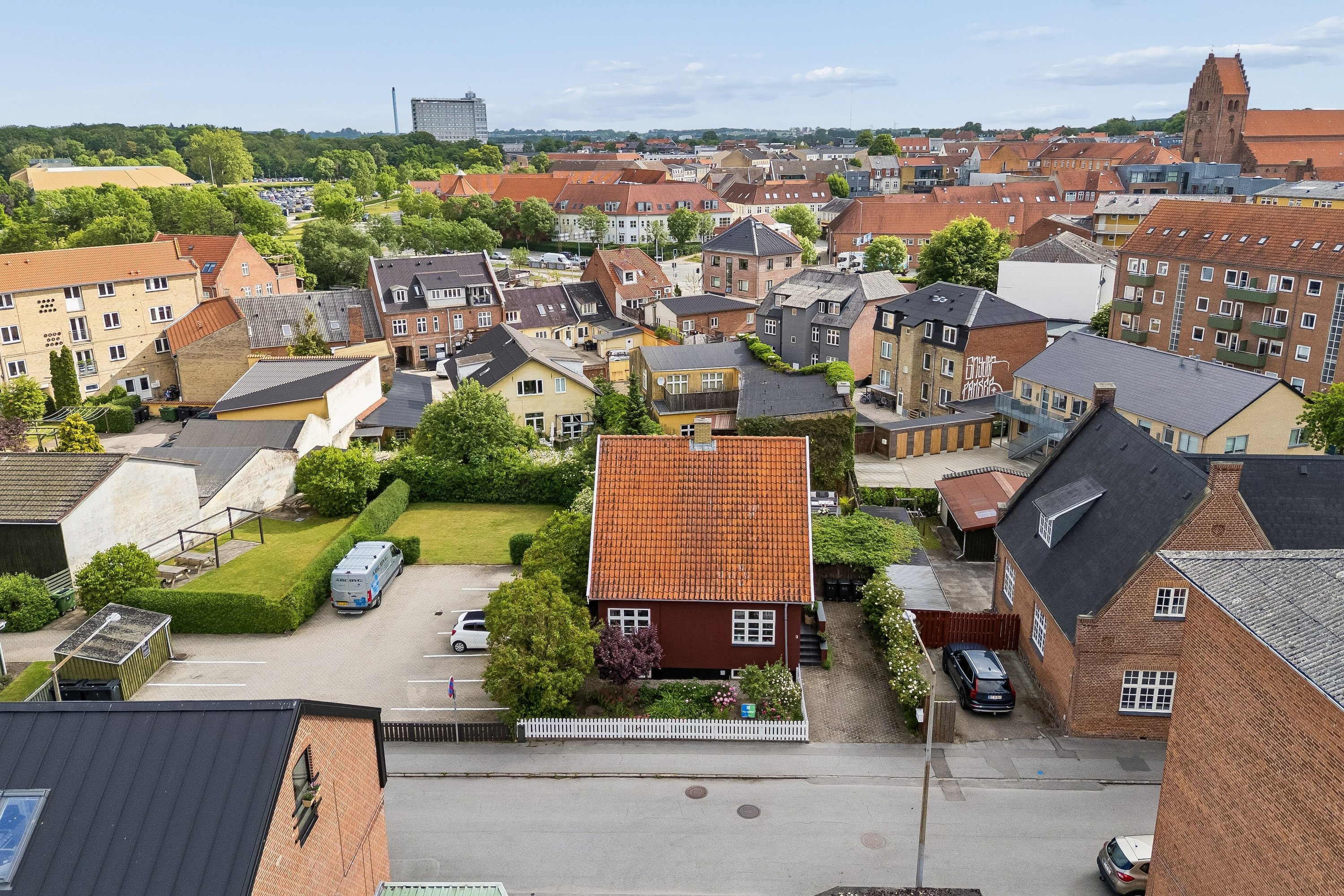 Fremhævet luftfoto billede i fuldskærmstilstand. Billede af Præstestræde 3, 4700 Næstved