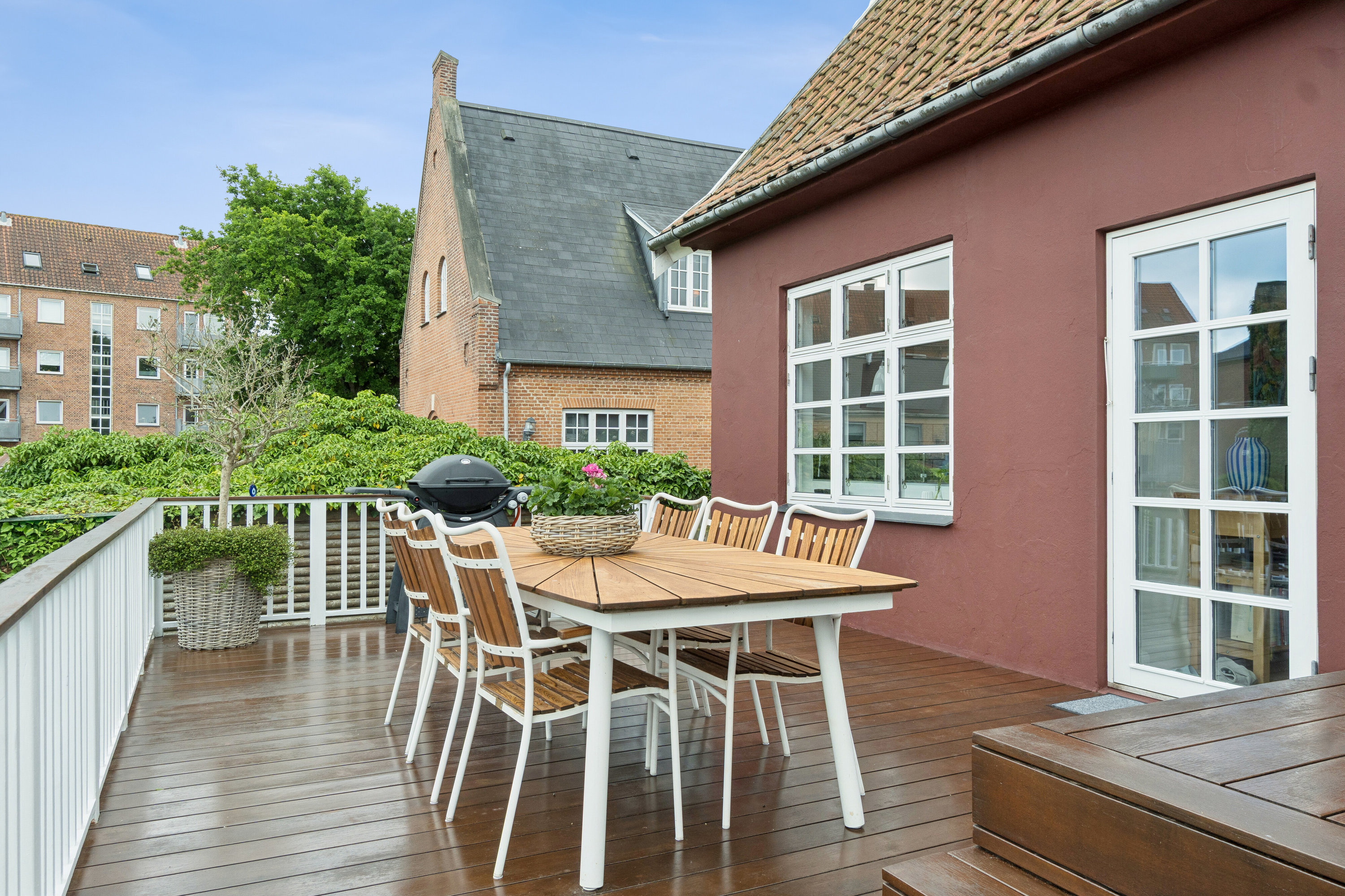 Fremhævet terrasse billede i fuldskærmstilstand. Billede af Præstestræde 3, 4700 Næstved