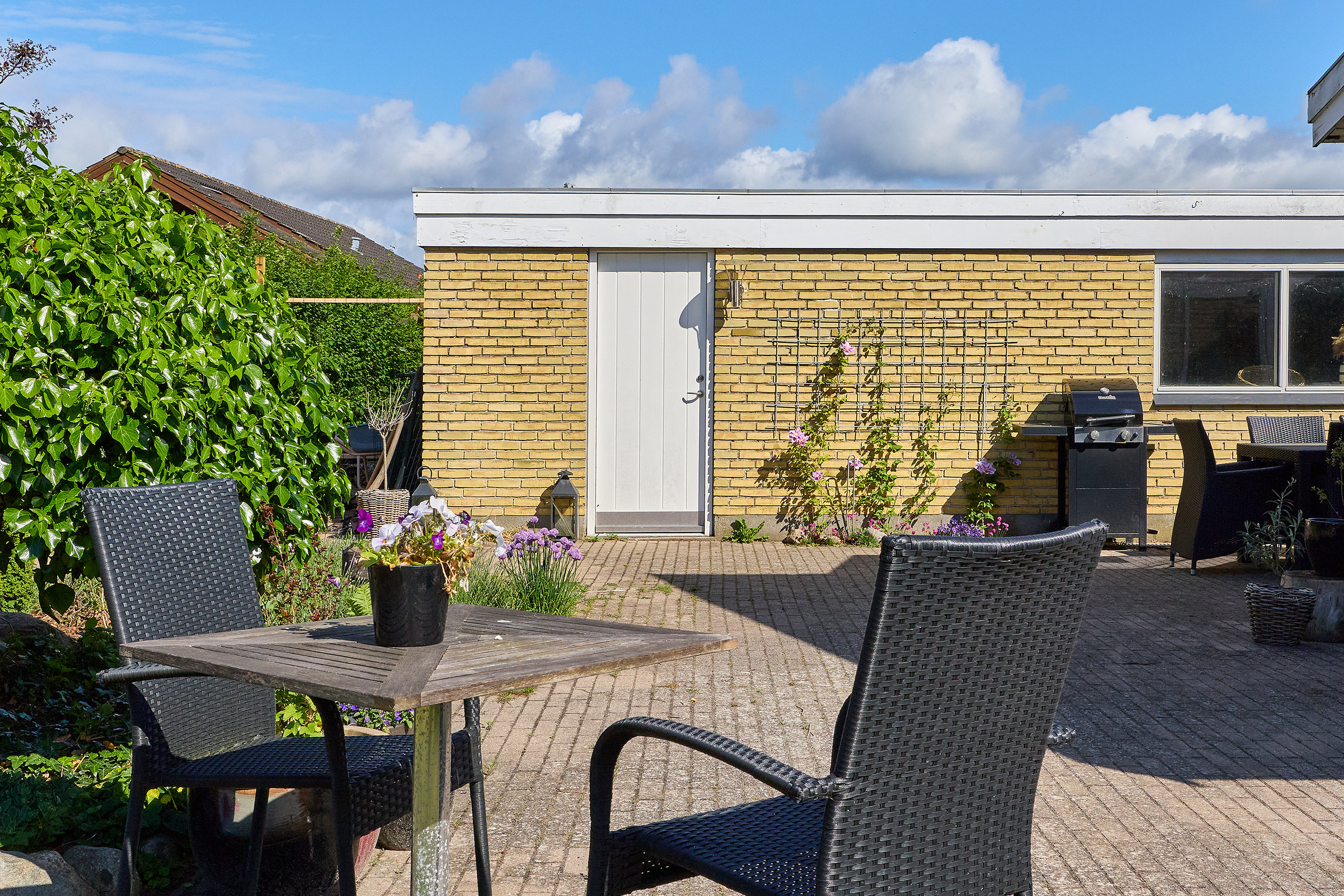 Fremhævet terrasse billede i fuldskærmstilstand. Billede af Juvelvej 4, 4040 Jyllinge