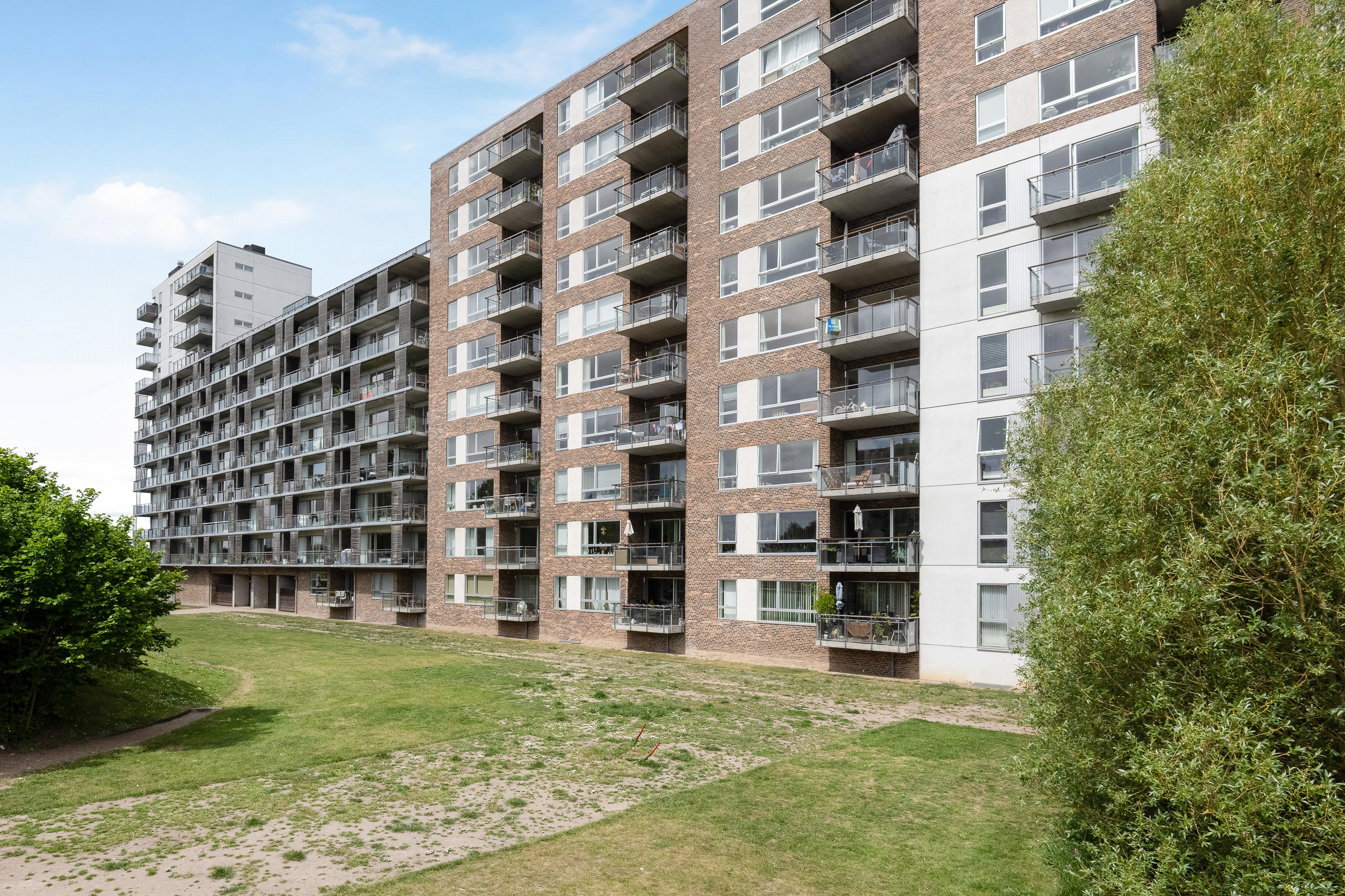 Fremhævet gårdmiljø billede i fuldskærmstilstand. Billede af C.F. Møllers Allé 8, 2. th., 2300 København S