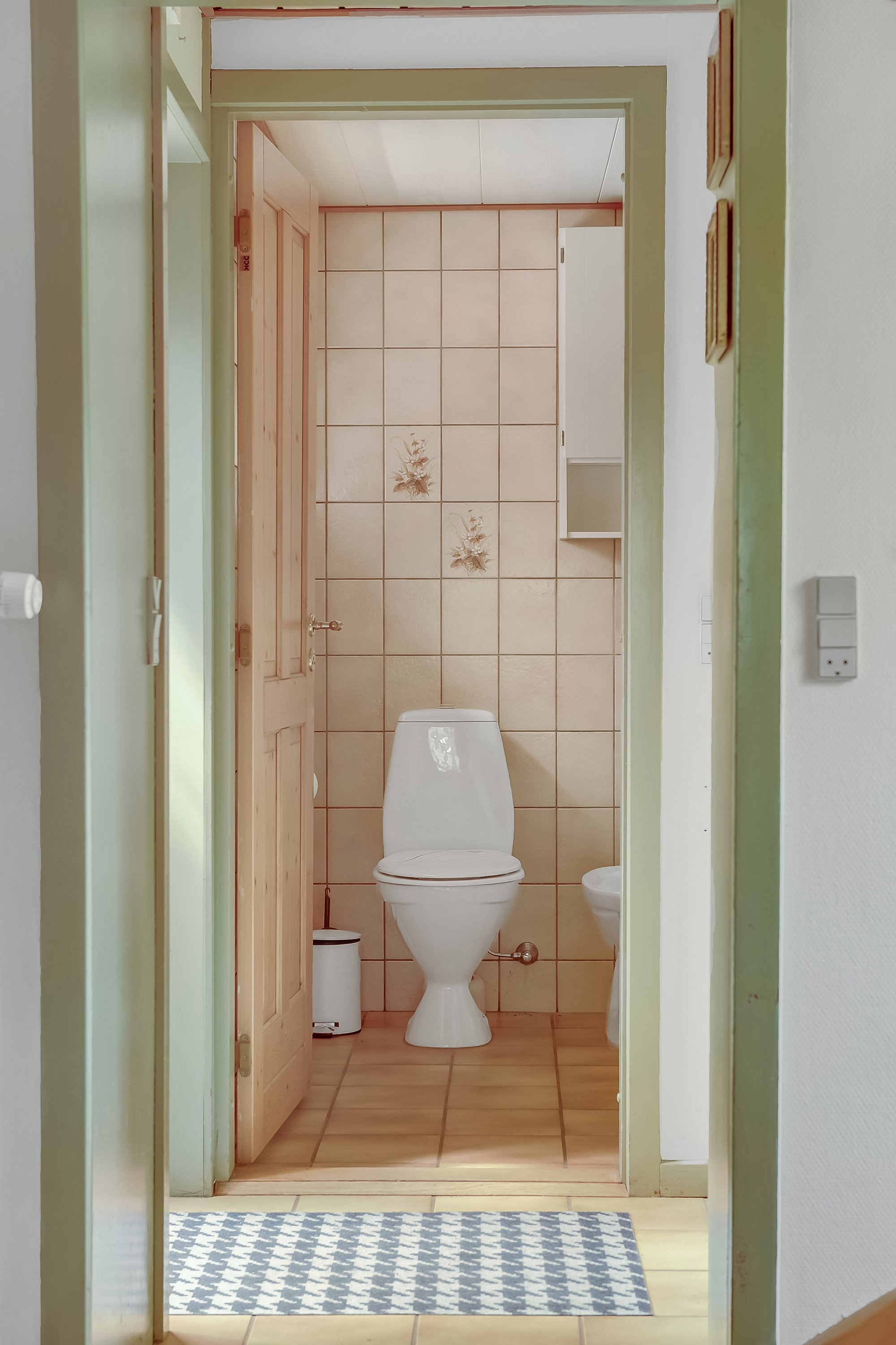 Fremhævet toilet billede i fuldskærmstilstand. Billede af Bangsvej 1, 6840 Oksbøl