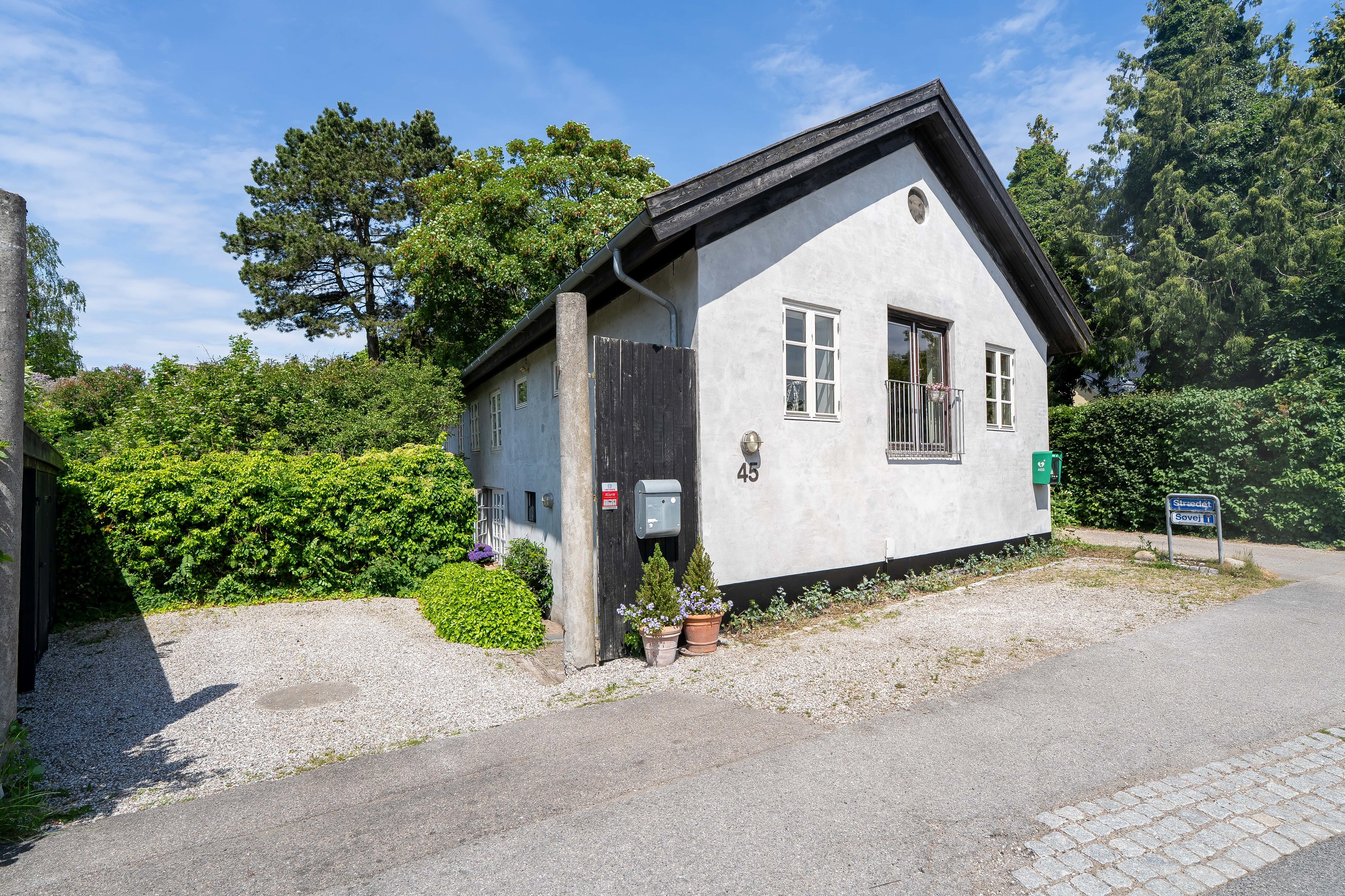 Fremhævet facade billede i fuldskærmstilstand. Billede af Lystrupvej 45, 3550 Slangerup