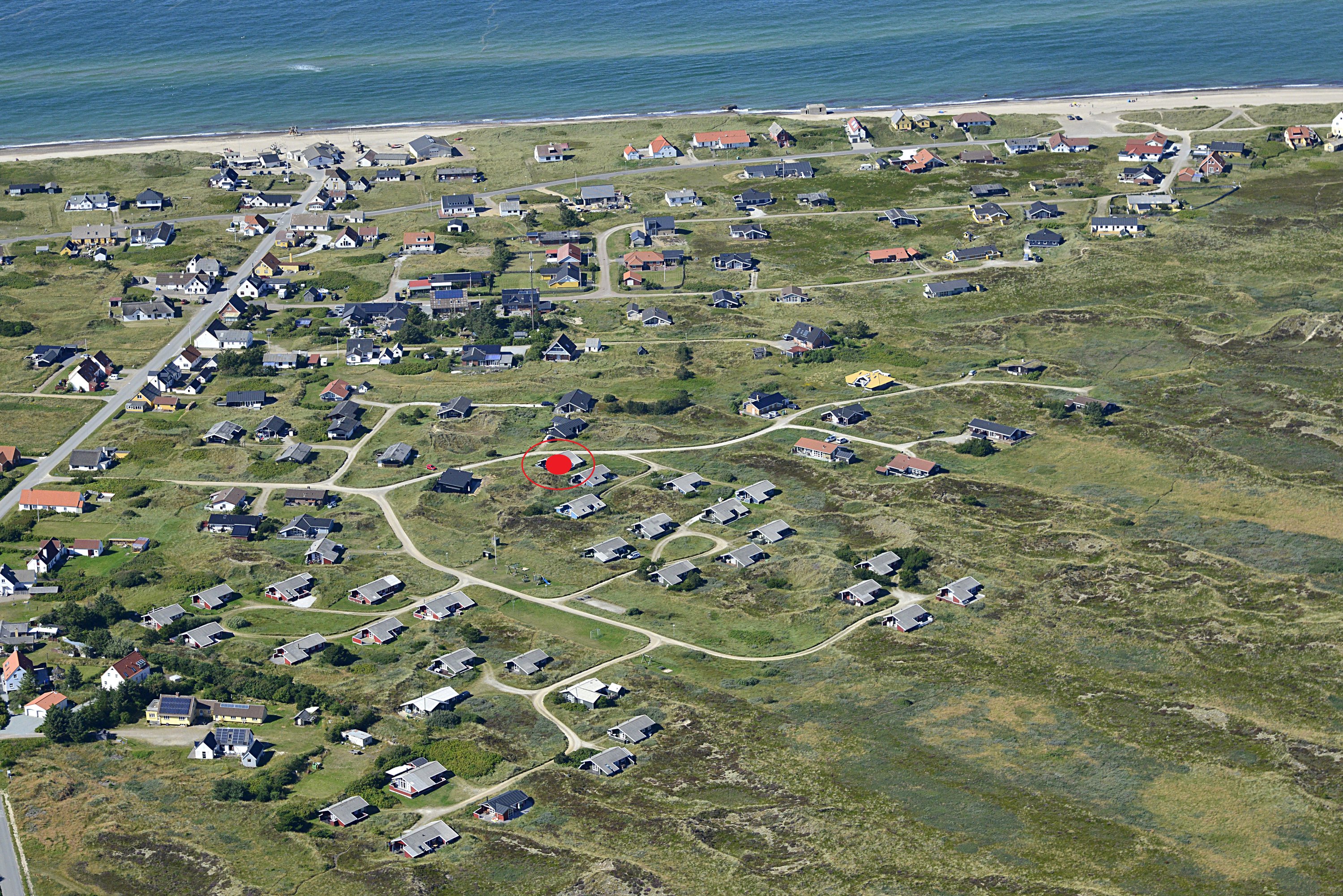 Fremhævet luftfoto billede i fuldskærmstilstand. Billede af Svenstibakkevej 70, Lild Strand, 7741 Frøstrup