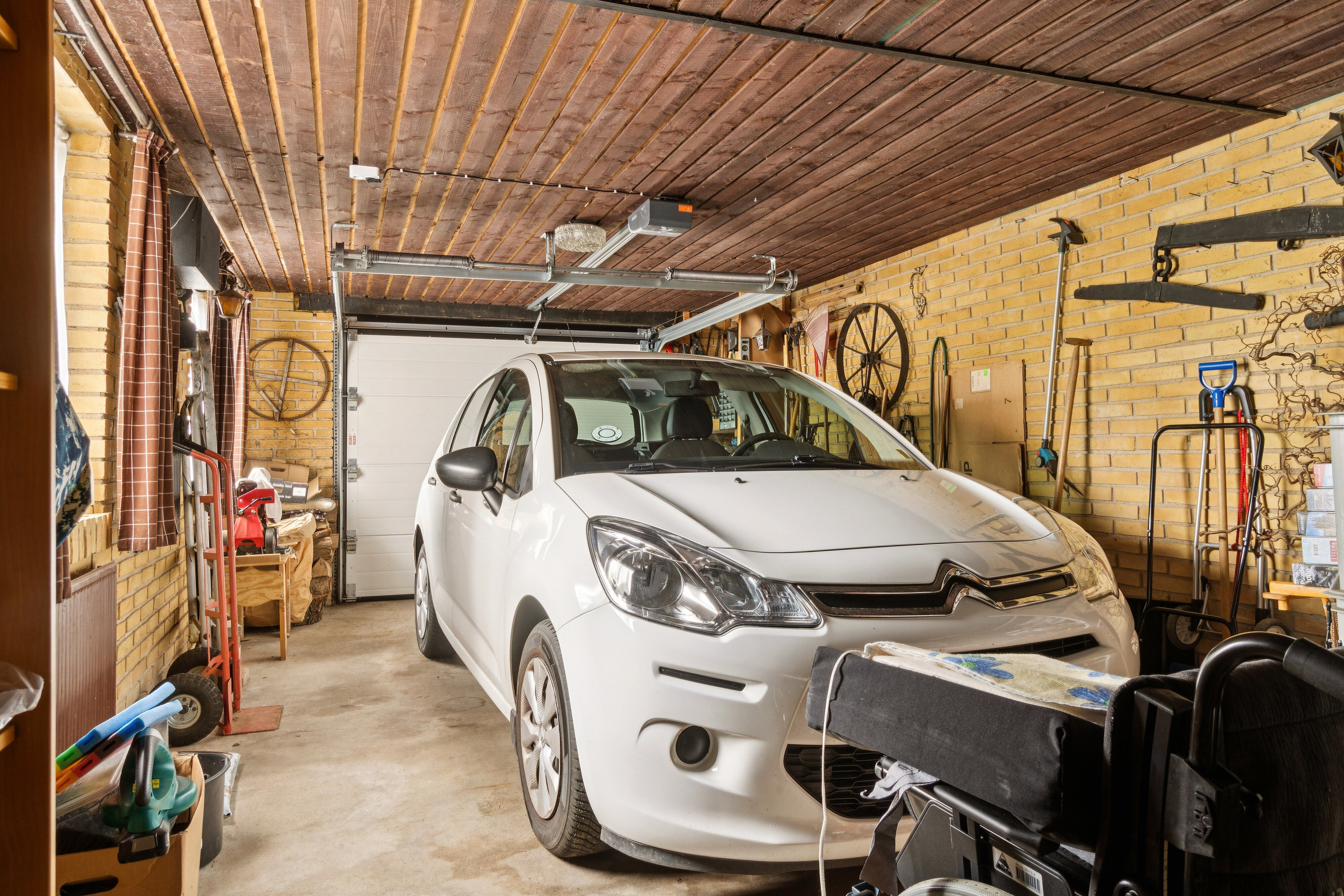 Fremhævet garage billede i fuldskærmstilstand. Billede af Kjærvej 24, 4700 Næstved