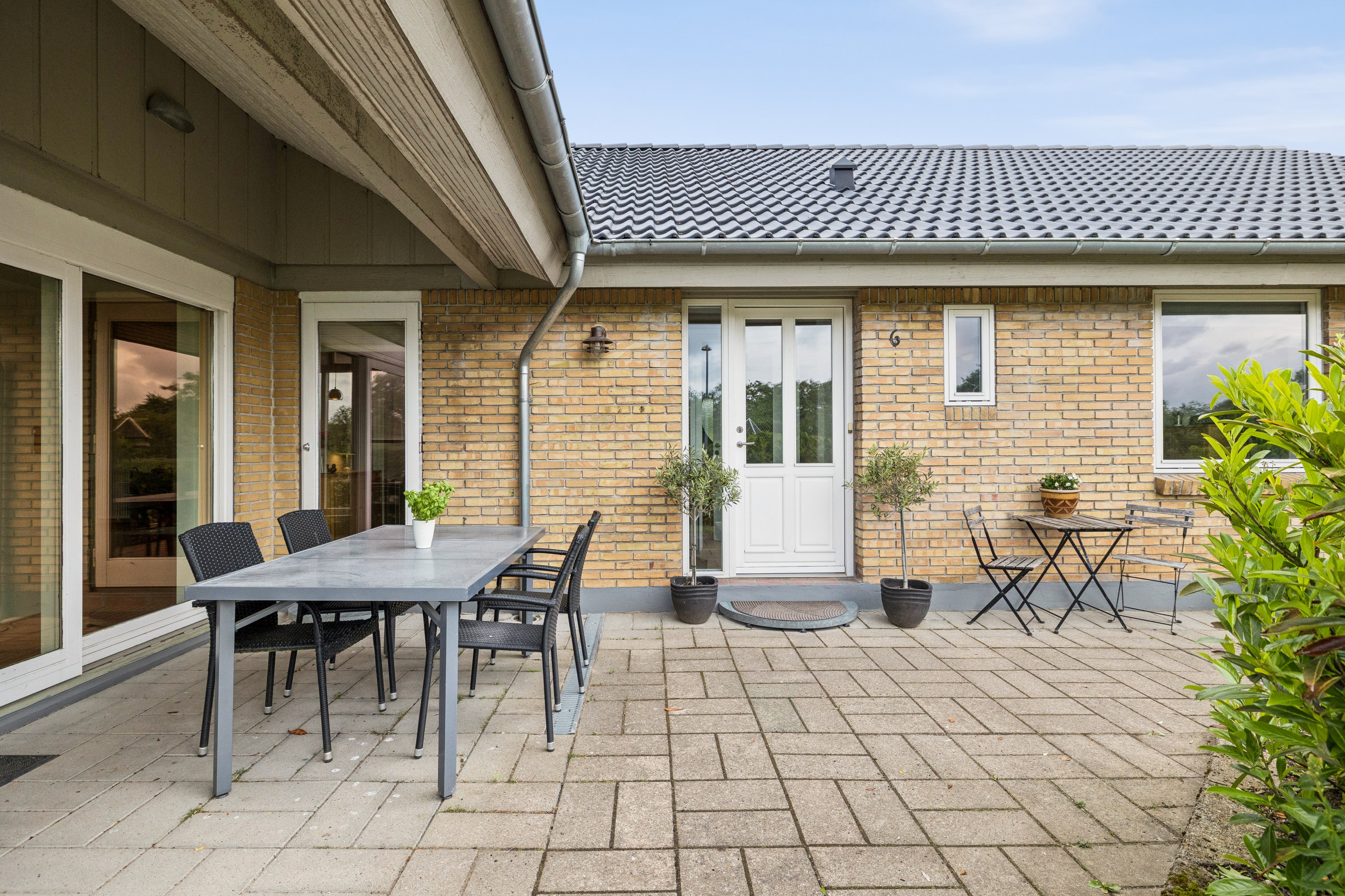 Fremhævet terrasse billede i fuldskærmstilstand. Billede af Engtoften 6, Virring, 8660 Skanderborg