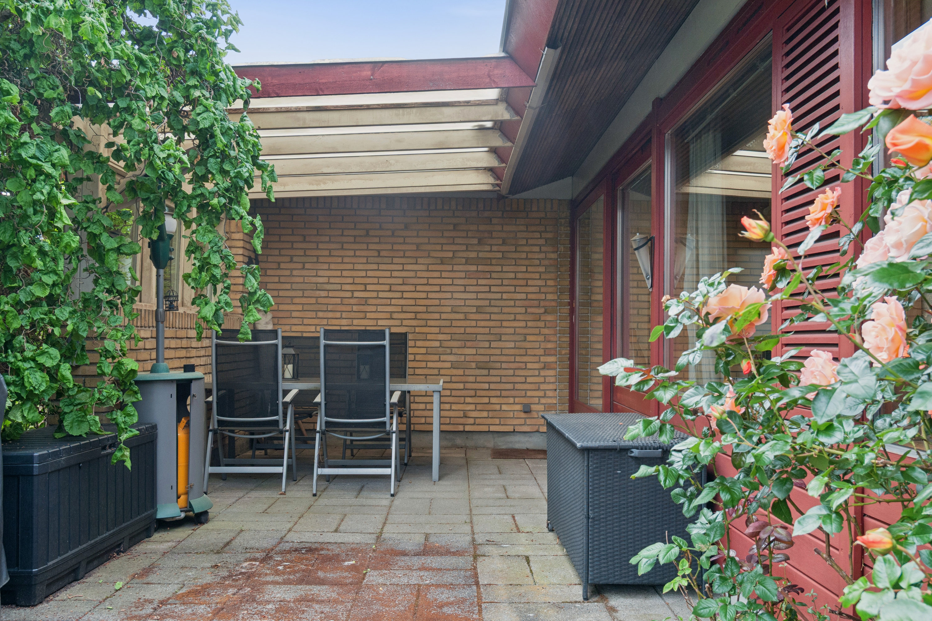 Fremhævet terrasse billede i fuldskærmstilstand. Billede af Tornekrogen 24, 3500 Værløse