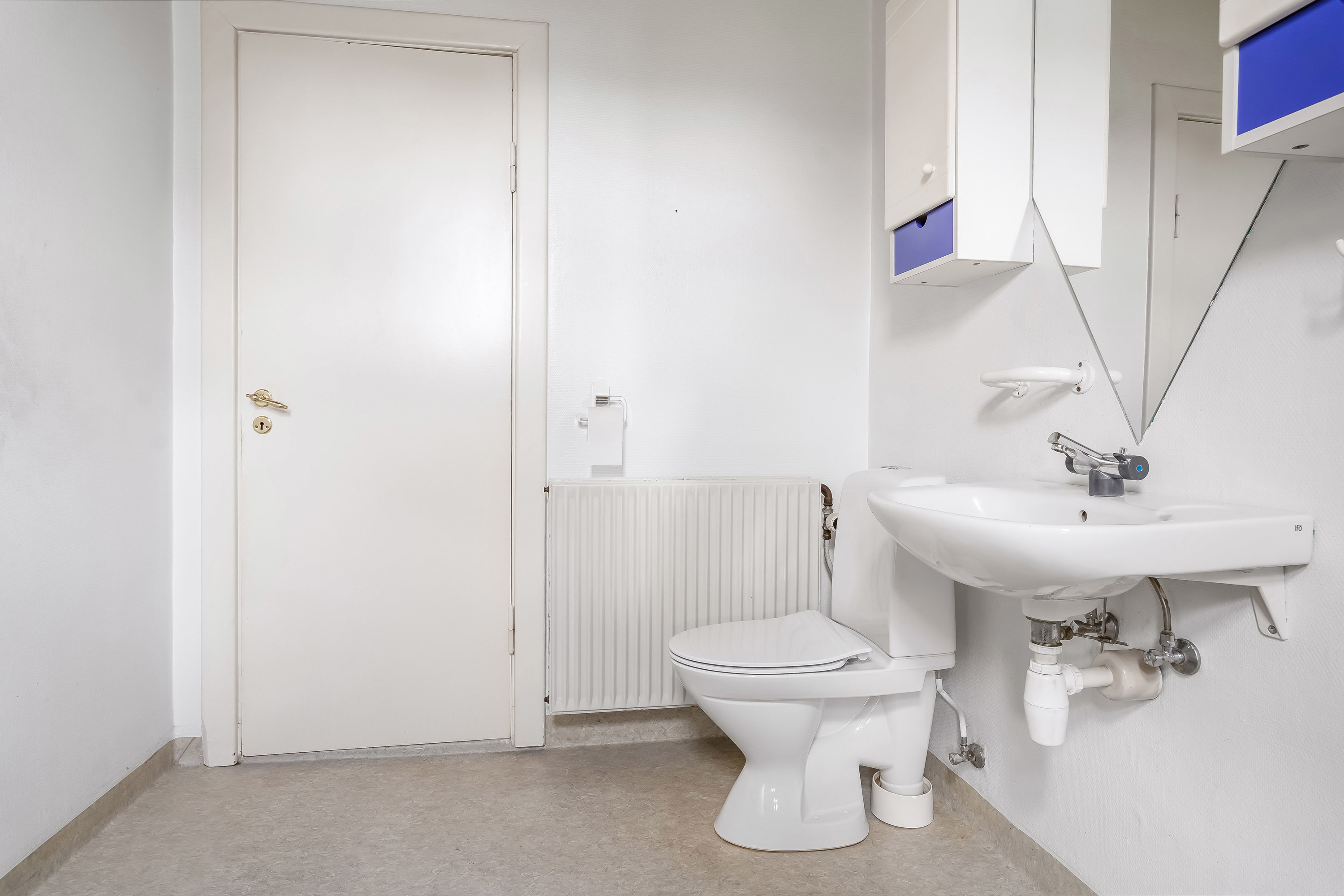 Fremhævet badeværelse billede i fuldskærmstilstand. Billede af Krudthusgade 13, 5000 Odense C