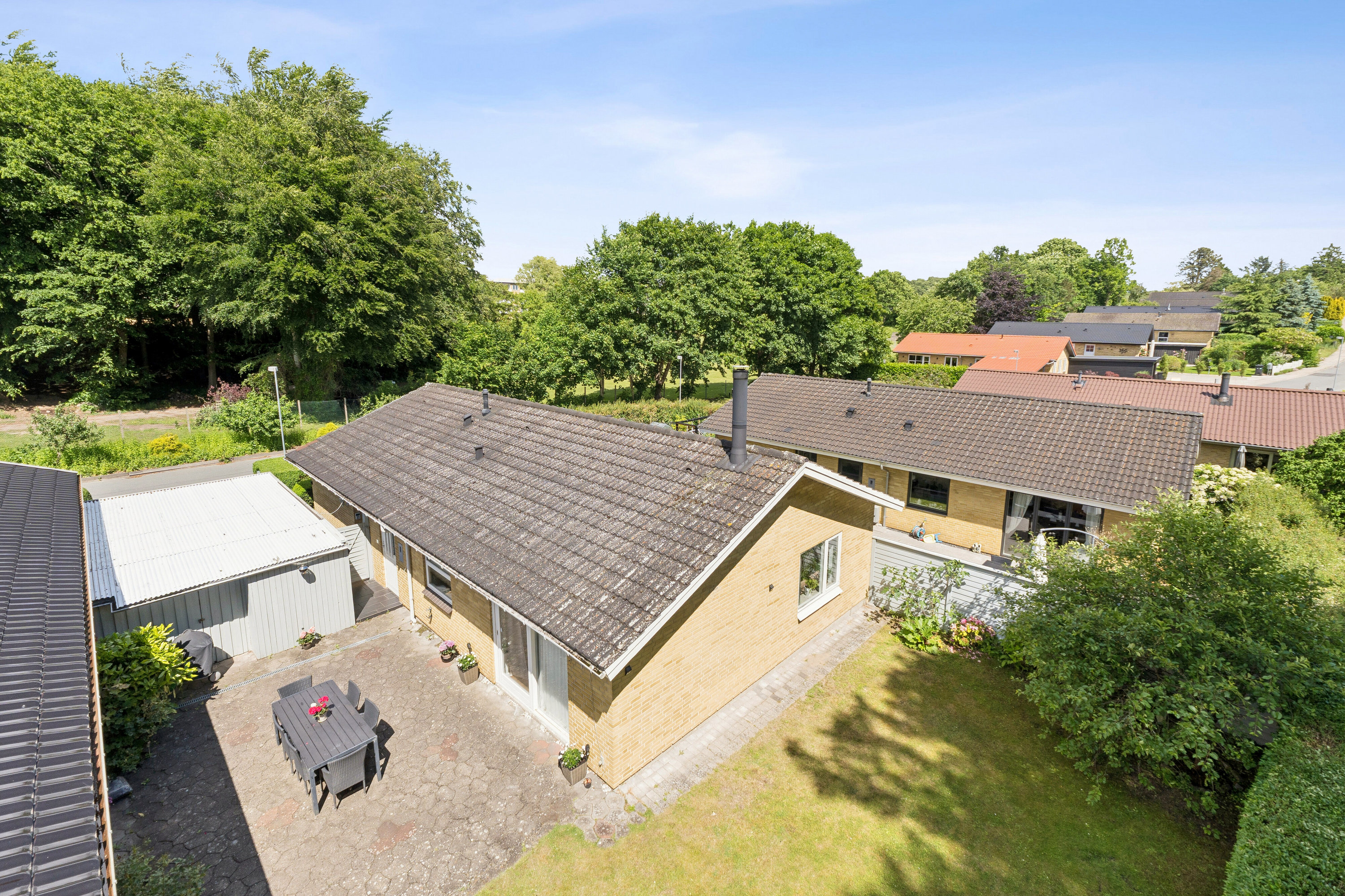 Fremhævet set fra haven billede i fuldskærmstilstand. Billede af Nonnevænget 19, 5700 Svendborg