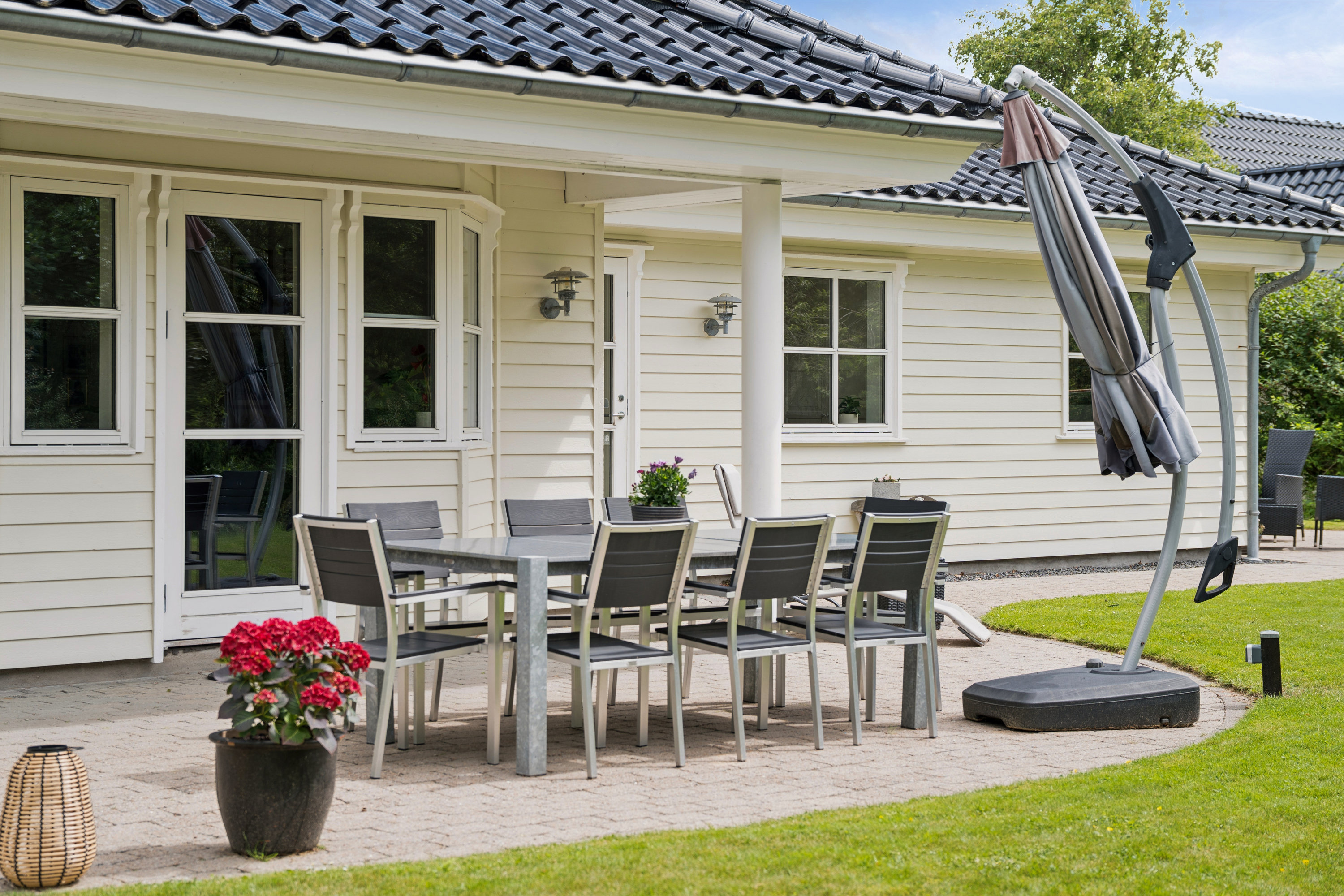 Fremhævet terrasse billede i fuldskærmstilstand. Billede af J Weinkouffsvej 2, 9850 Hirtshals