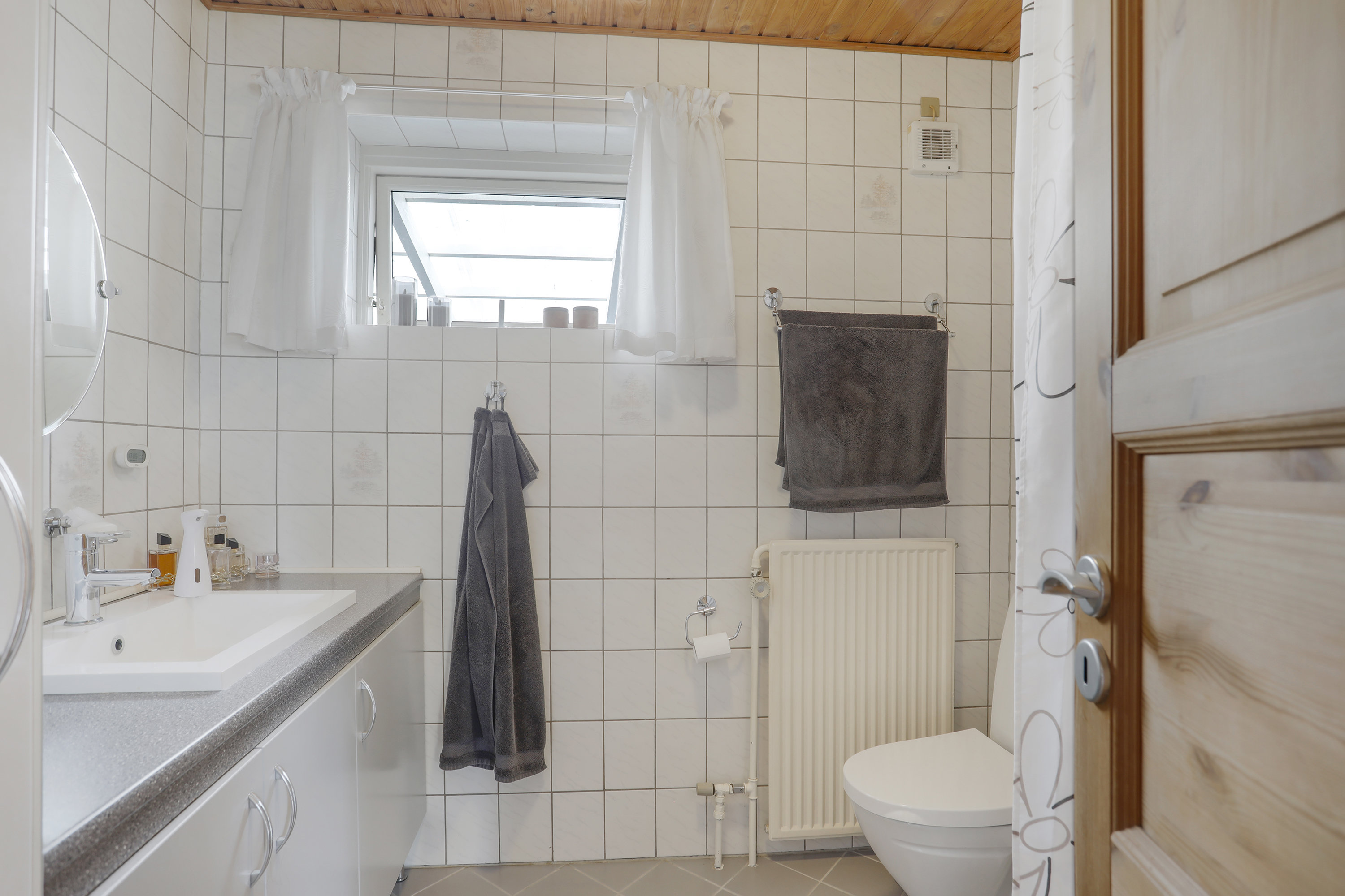 Fremhævet toilet billede i fuldskærmstilstand. Billede af Ejbyvej 73, 2740 Skovlunde