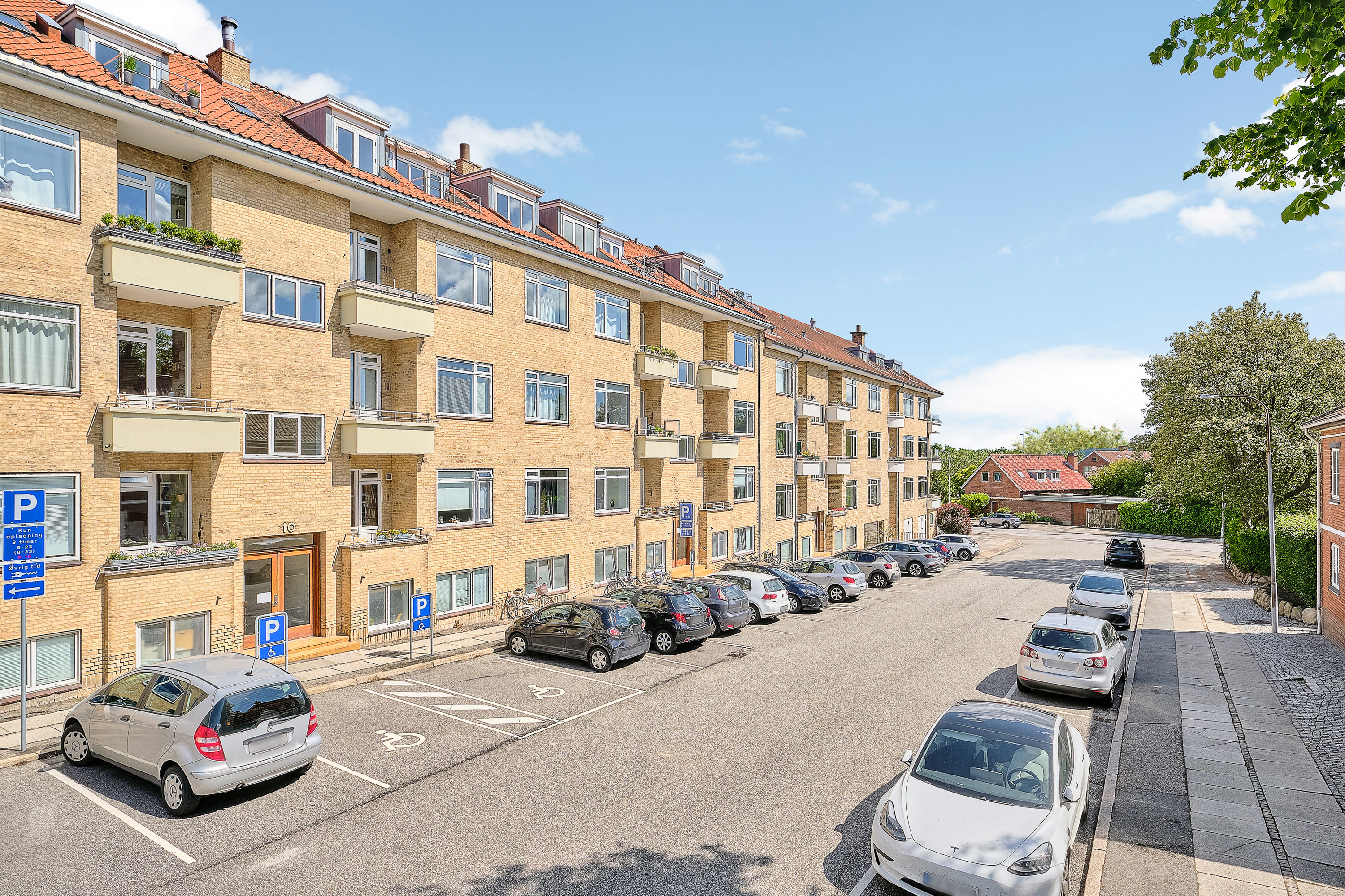 Fremhævet facade billede i fuldskærmstilstand. Billede af Kildegården 10, 2. th., 8000 Aarhus C