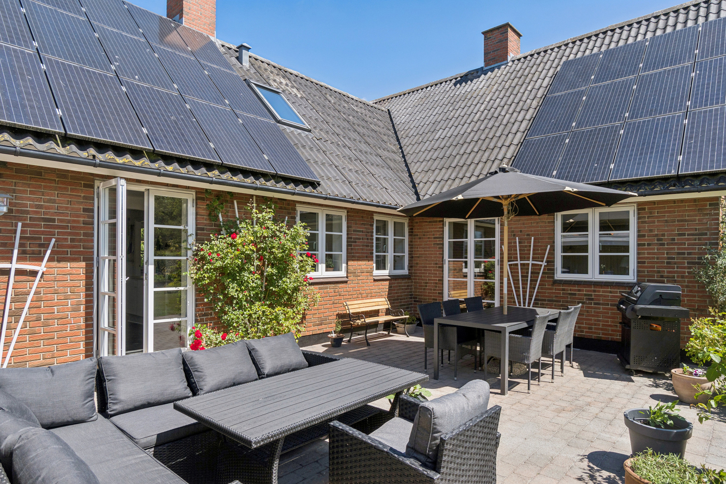 Fremhævet terrasse billede i fuldskærmstilstand. Billede af Pederskervejen 61, 3720 Aakirkeby