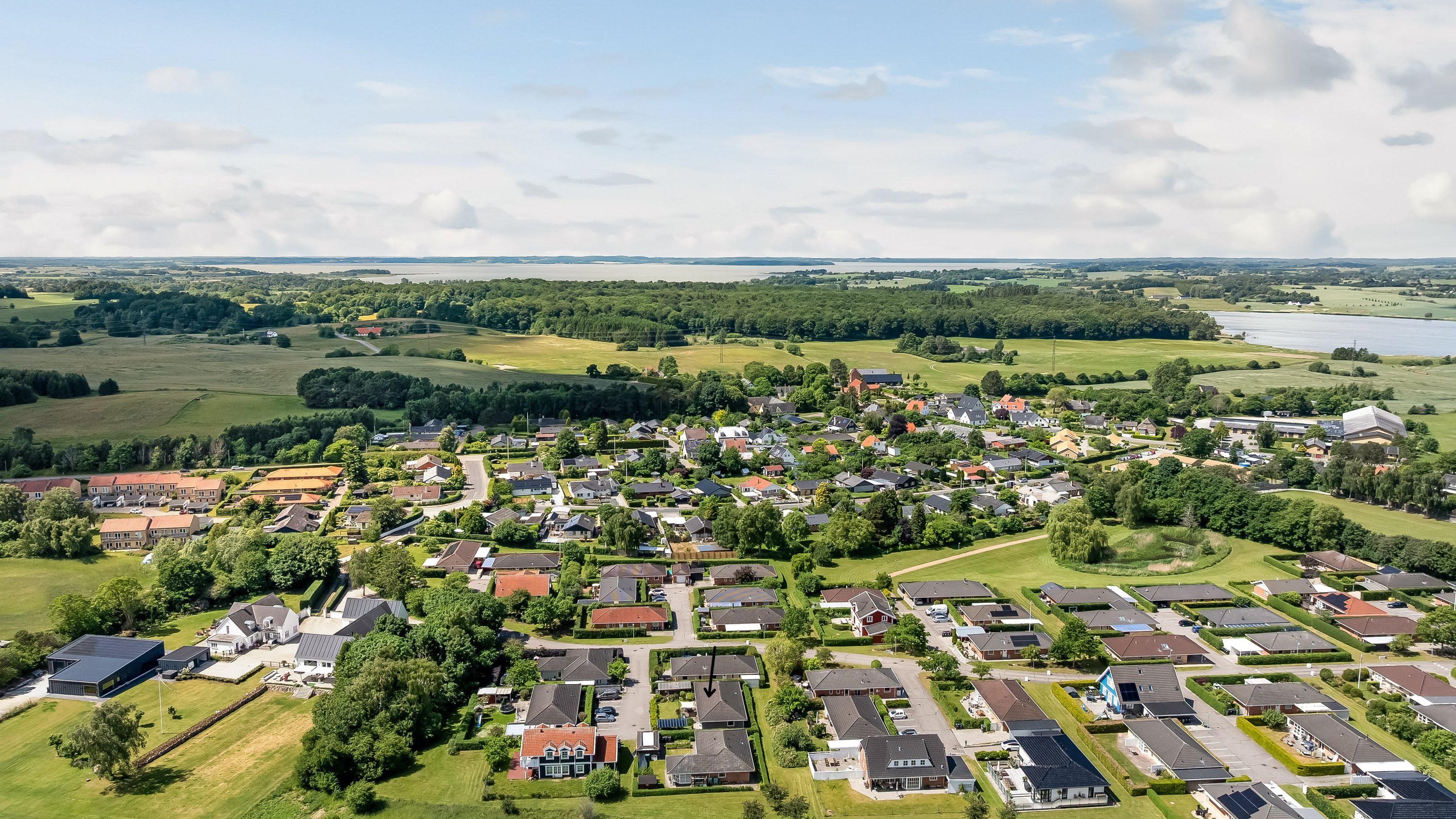 Fremhævet luftfoto billede i fuldskærmstilstand. Billede af Lyngbakken 10, Alsønderup, 3400 Hillerød