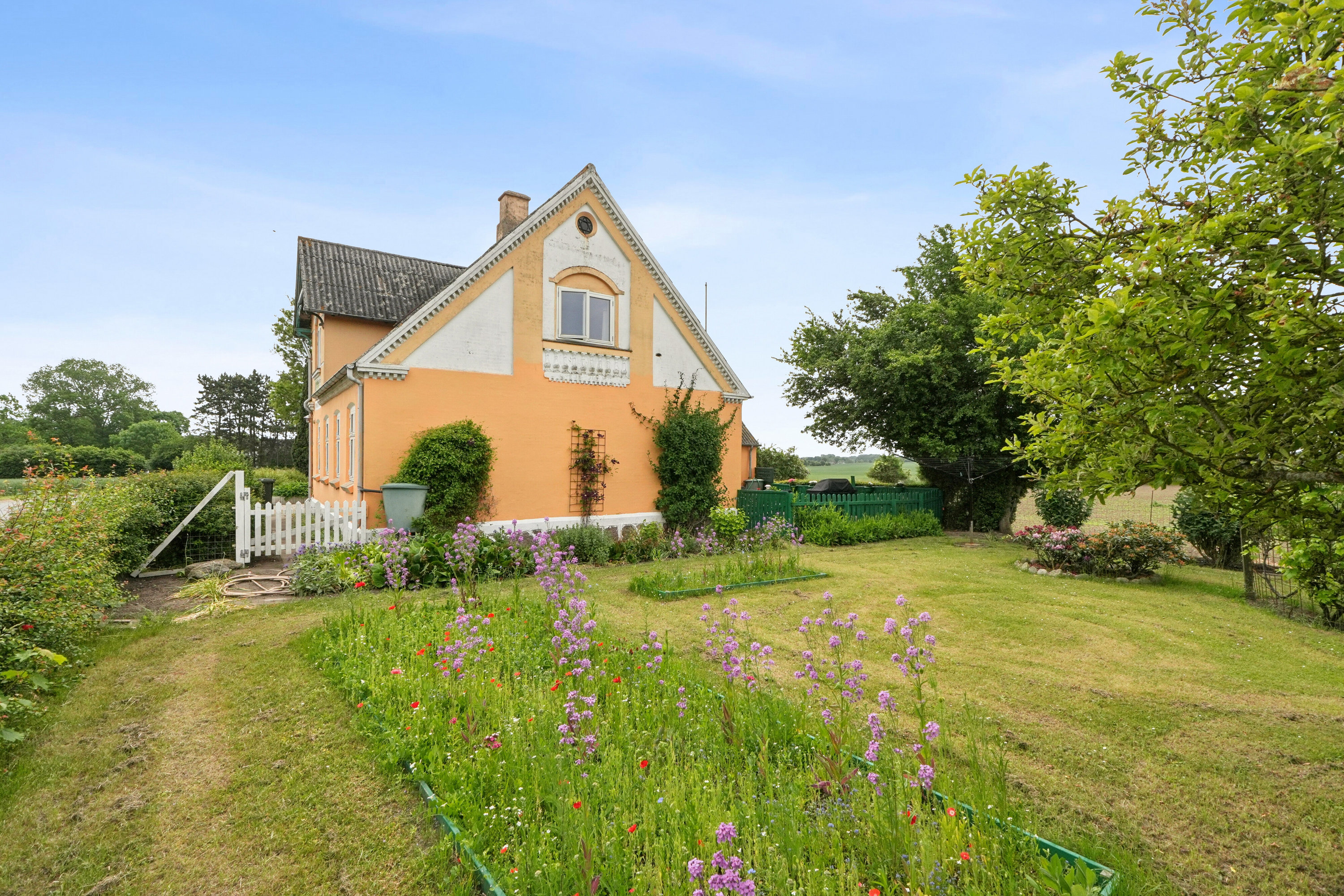 Fremhævet set fra haven billede i fuldskærmstilstand. Billede af Illebøllevej 28, Illebølle, 5900 Rudkøbing