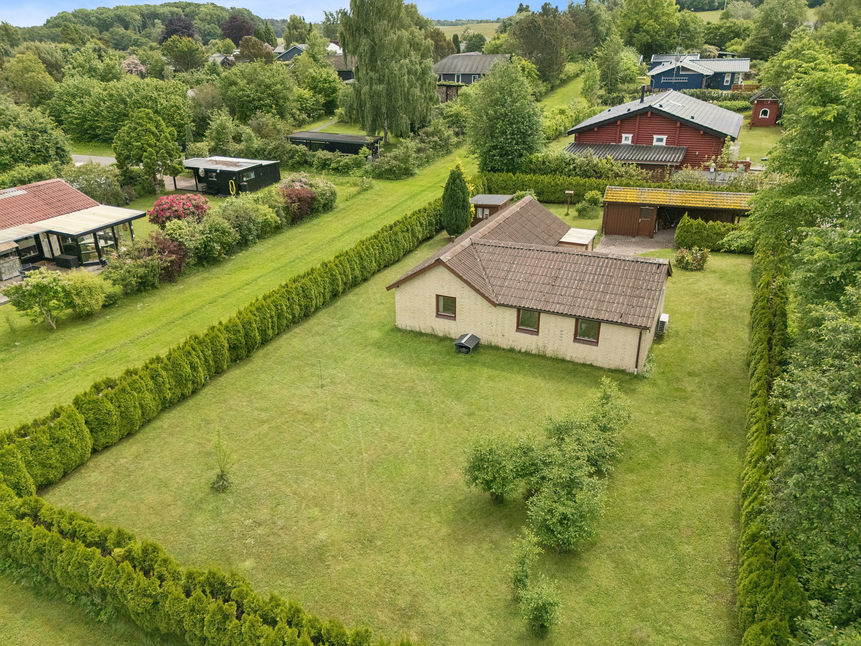 Fremhævet luftfoto billede i fuldskærmstilstand. Billede af Skovduevej 11, 3120 Dronningmølle