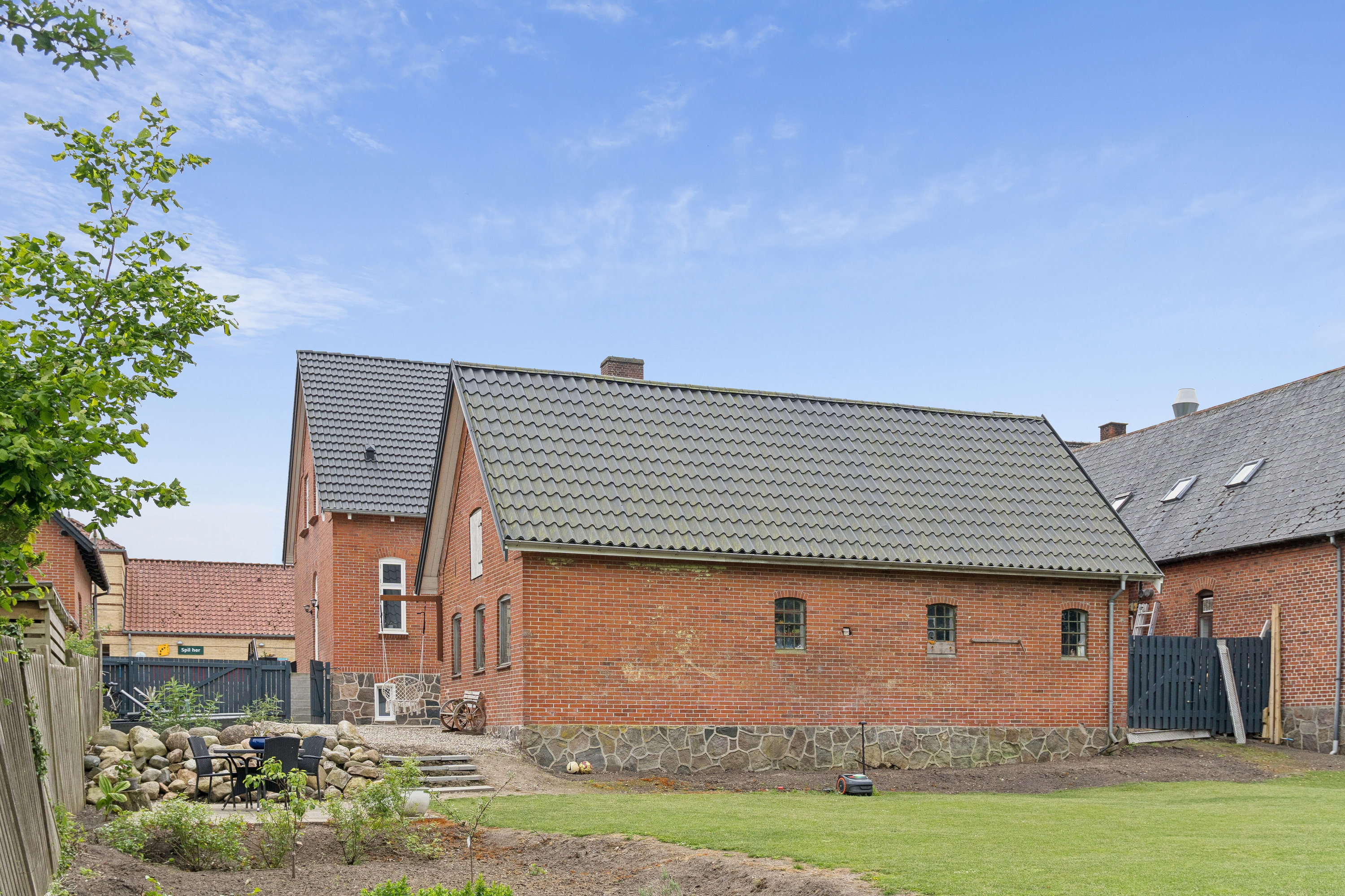 Fremhævet set fra haven billede i fuldskærmstilstand. Billede af Stationsvej 13, 5771 Stenstrup
