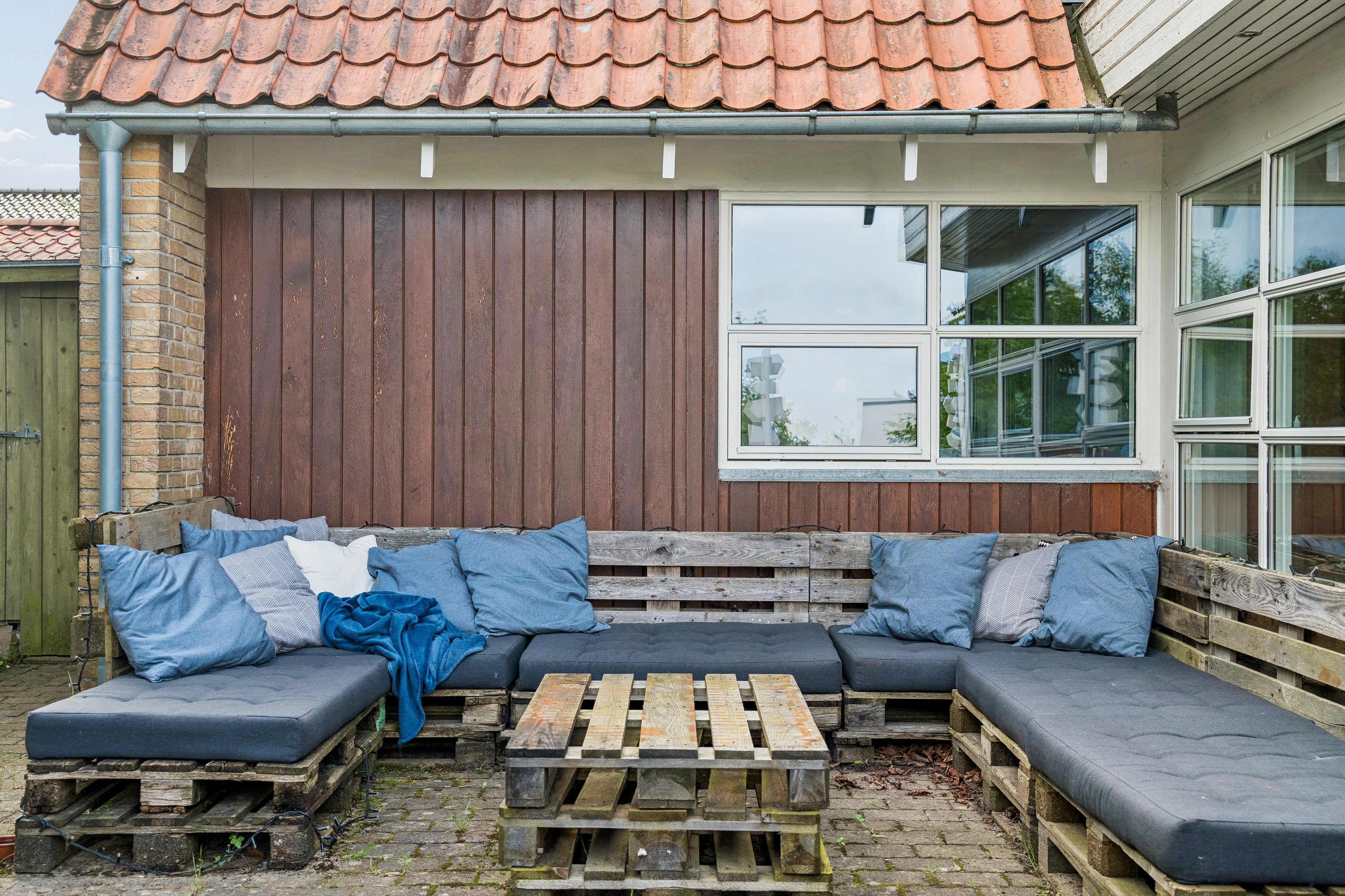 Fremhævet terrasse billede i fuldskærmstilstand. Billede af Nielsmindevej 17, Gug, 9210 Aalborg SØ