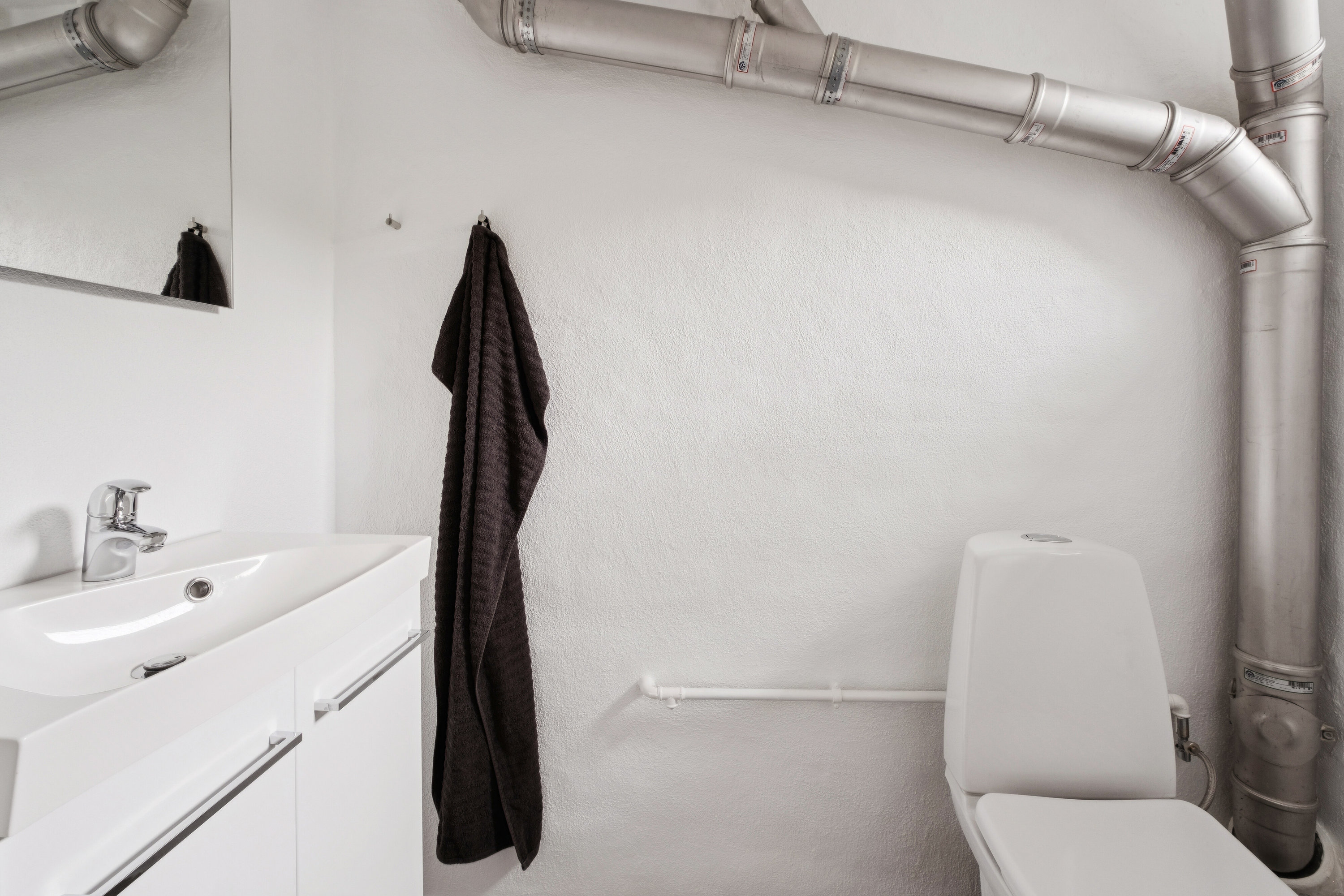 Fremhævet toilet billede i fuldskærmstilstand. Billede af Vestervej 6, Fensmark, 4684 Holmegaard