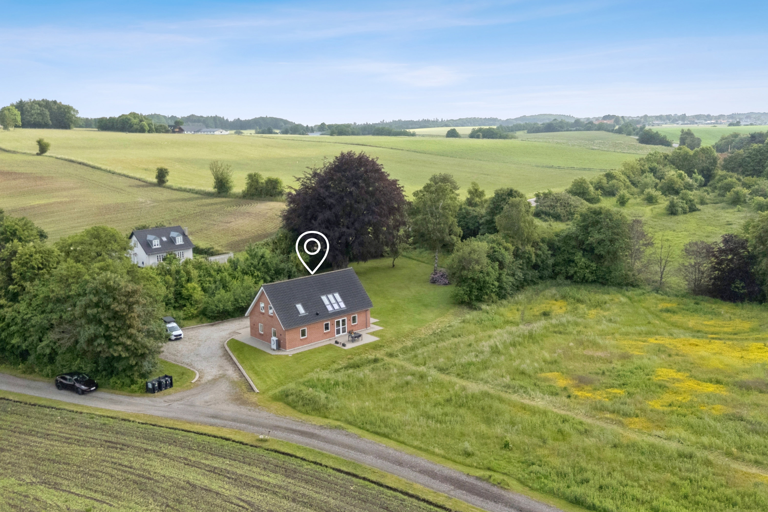 Fremhævet luftfoto billede i fuldskærmstilstand. Billede af Holmedal 8, Voerladegård, 8660 Skanderborg
