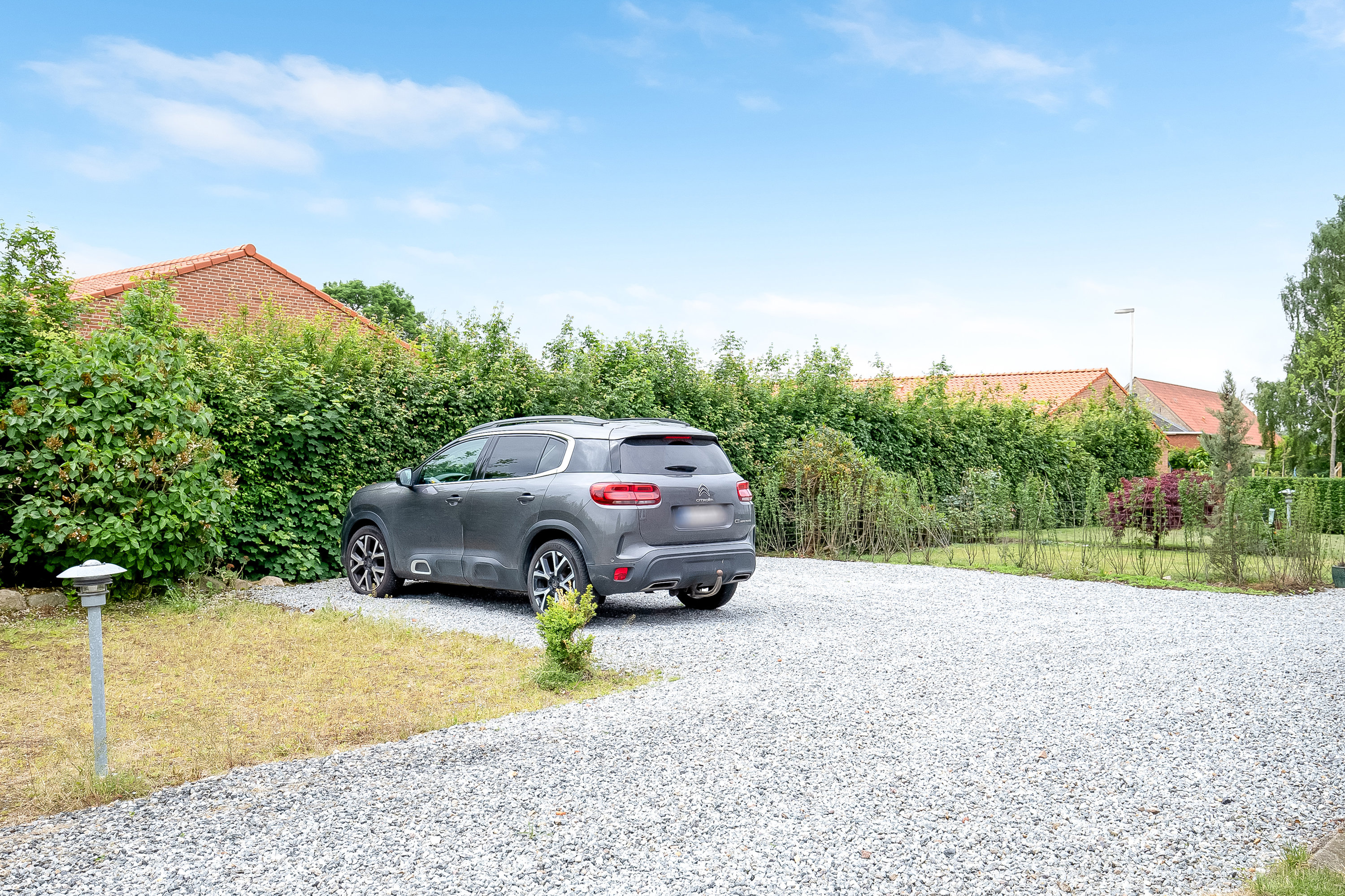 Fremhævet parkeringsplads billede i fuldskærmstilstand. Billede af Lundbjergvej 3, Gårslev, 7080 Børkop
