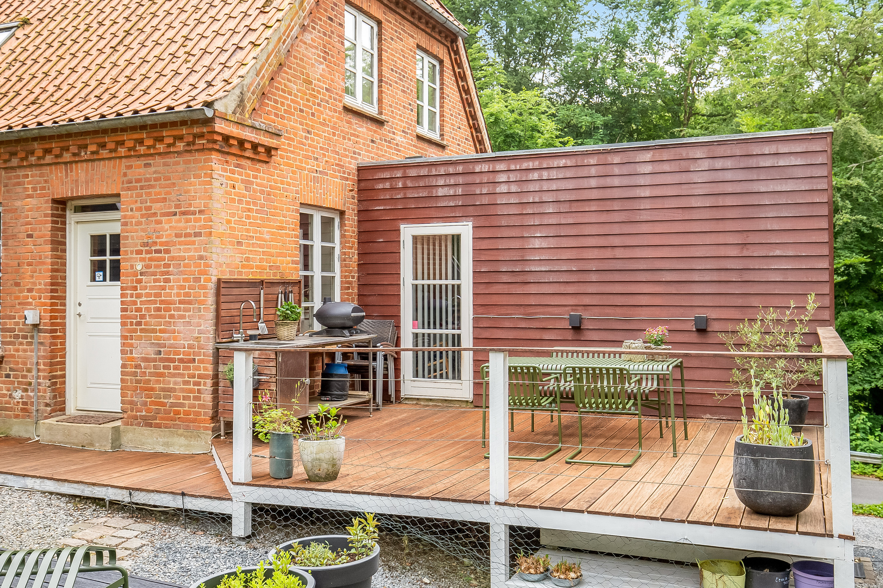 Fremhævet terrasse billede i fuldskærmstilstand. Billede af Stationsvej 44, Brejning, 7080 Børkop