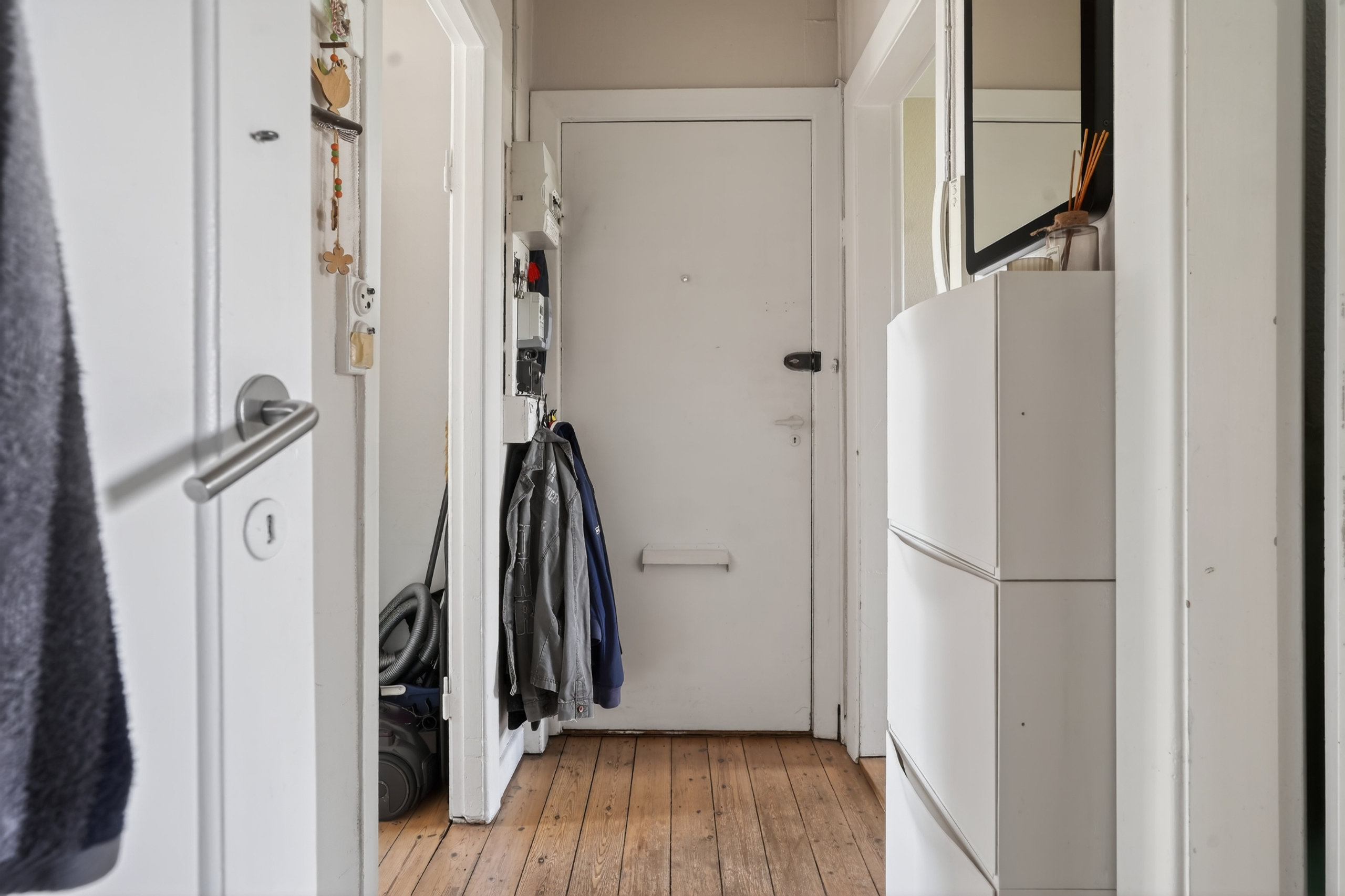 Fremhævet entré billede i fuldskærmstilstand. Billede af Engelsborgvej 28D, 2. th., 2800 Kongens Lyngby