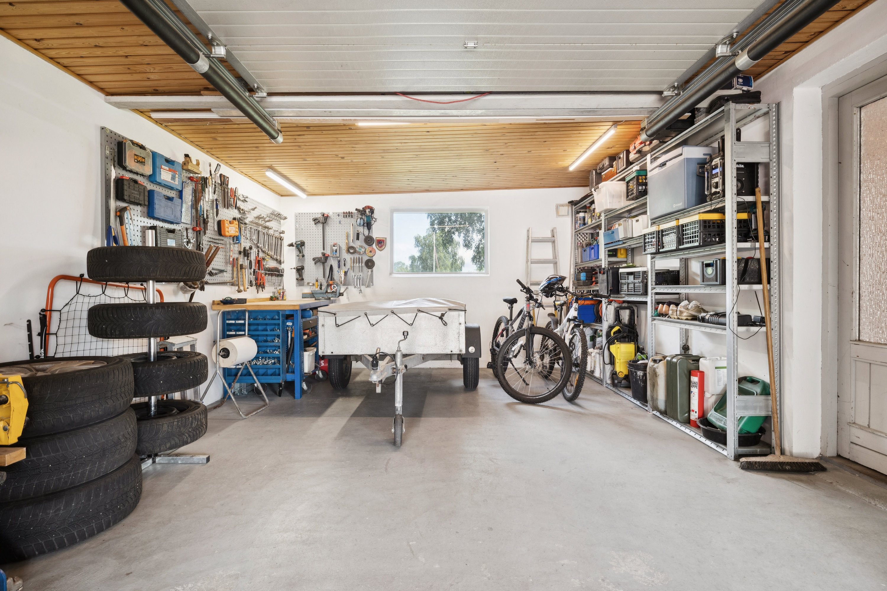 Fremhævet garage billede i fuldskærmstilstand. Billede af Møllevænget 7, Rostrup, 9510 Arden