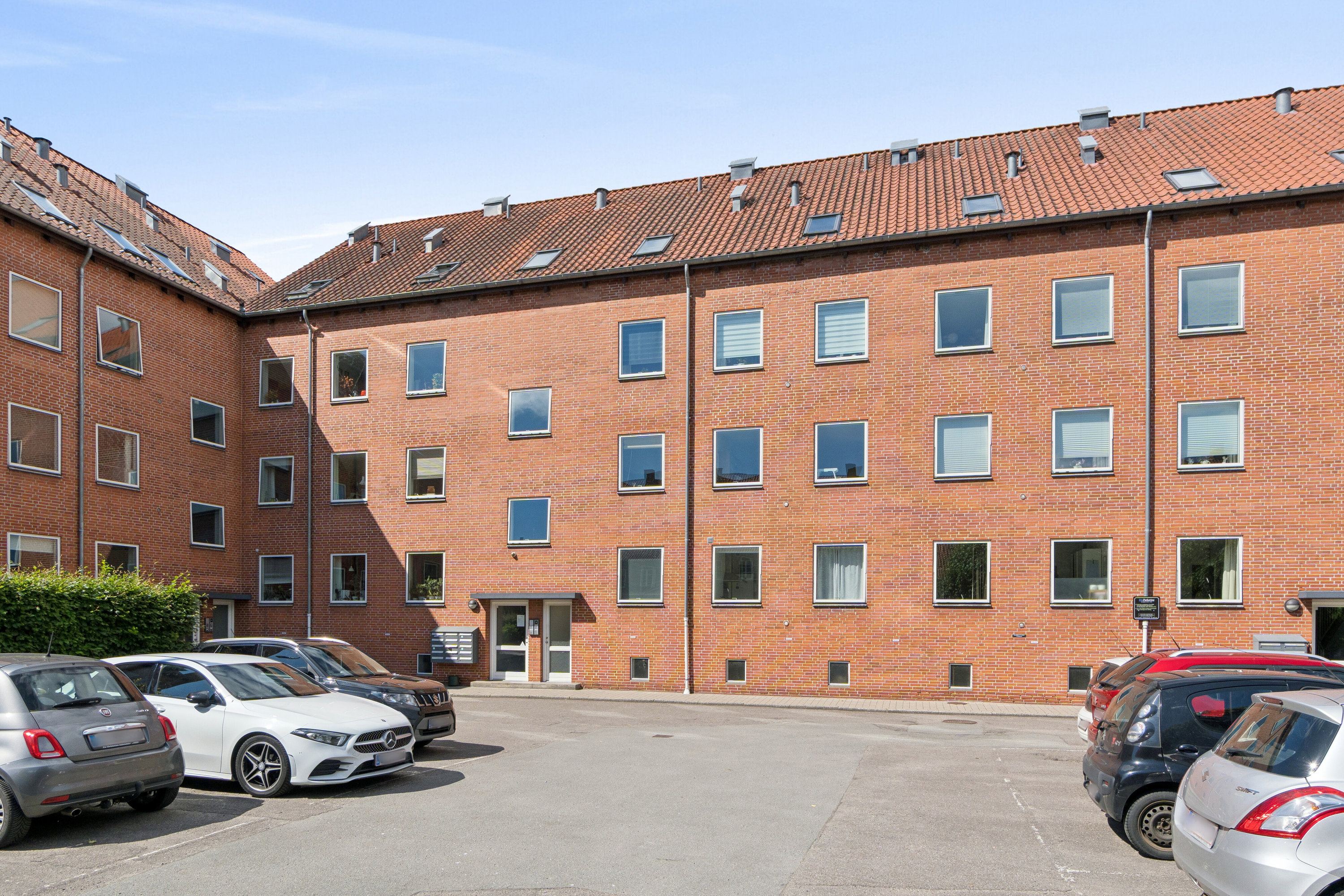 Fremhævet set fra haven billede i fuldskærmstilstand. Billede af Hyacintgården 5, 1. 4., 2300 København S
