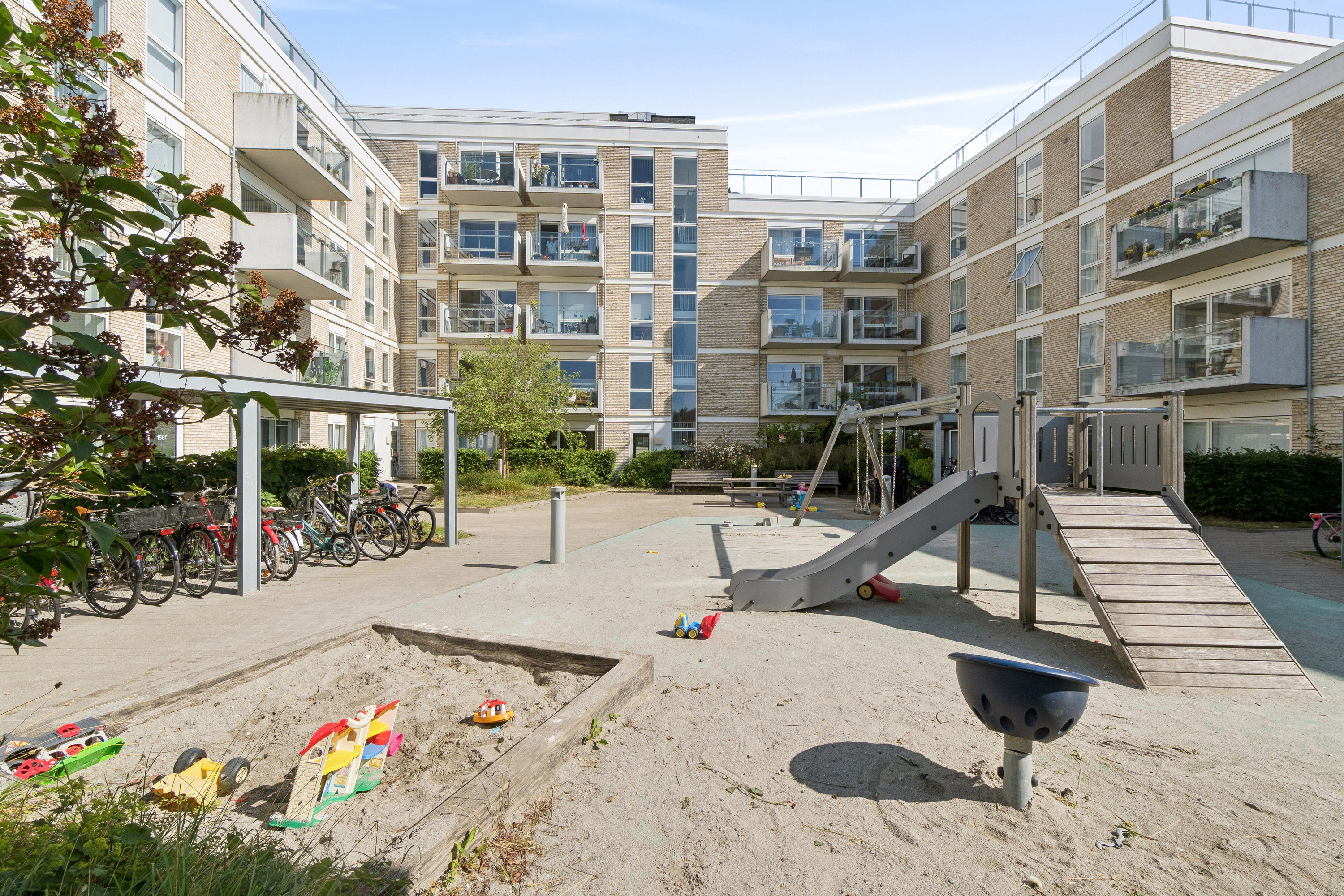 Fremhævet udendørs billede i fuldskærmstilstand. Billede af Amager Strandvej 156D, 1. tv., 2300 København S