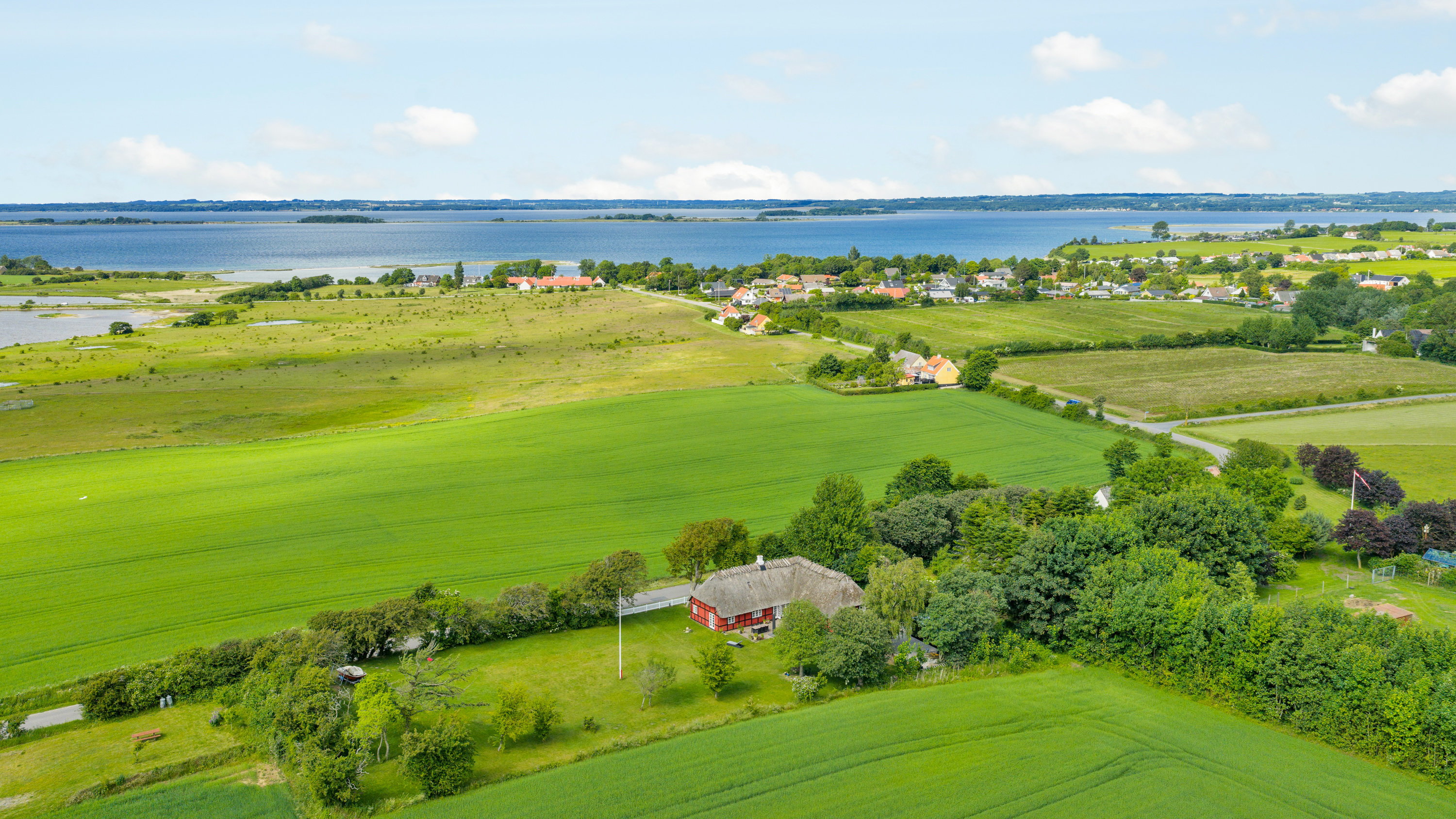 Fremhævet luftfoto billede i fuldskærmstilstand. Billede af Dyndkrogvej 3, Bøjden, 5600 Faaborg