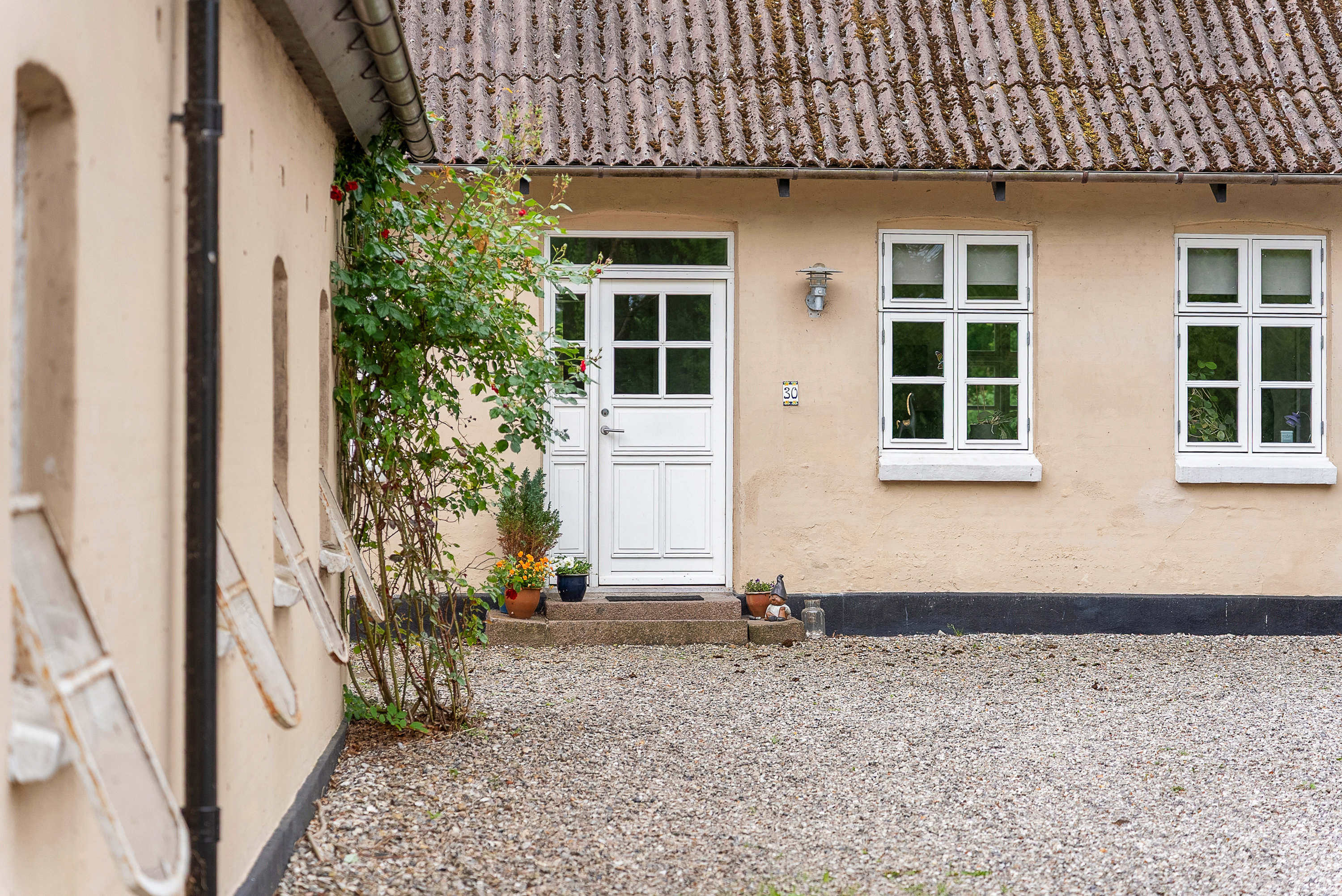Fremhævet facade billede i fuldskærmstilstand. Billede af Brolundvej 30, Sdr. Esterbølle, 5471 Søndersø
