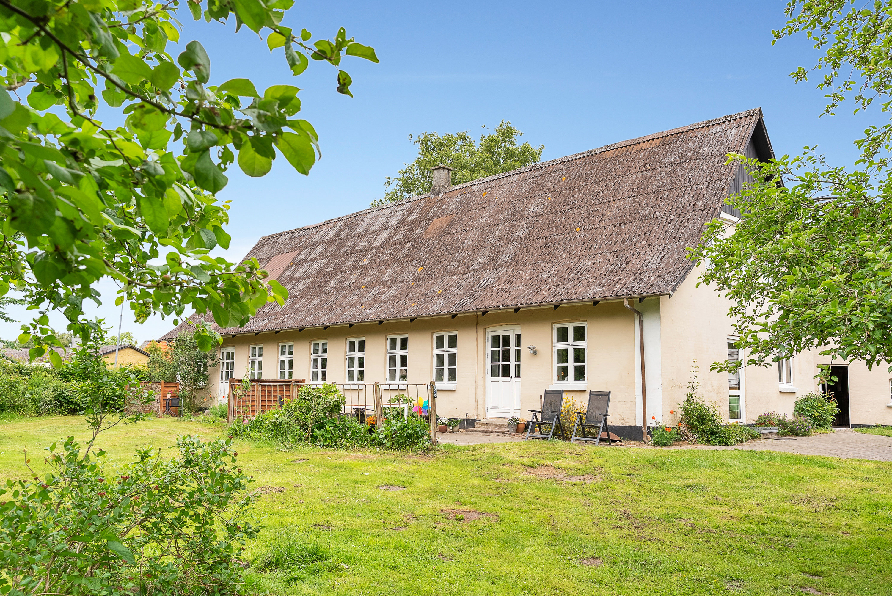 Fremhævet facade billede i fuldskærmstilstand. Billede af Brolundvej 30, Sdr. Esterbølle, 5471 Søndersø