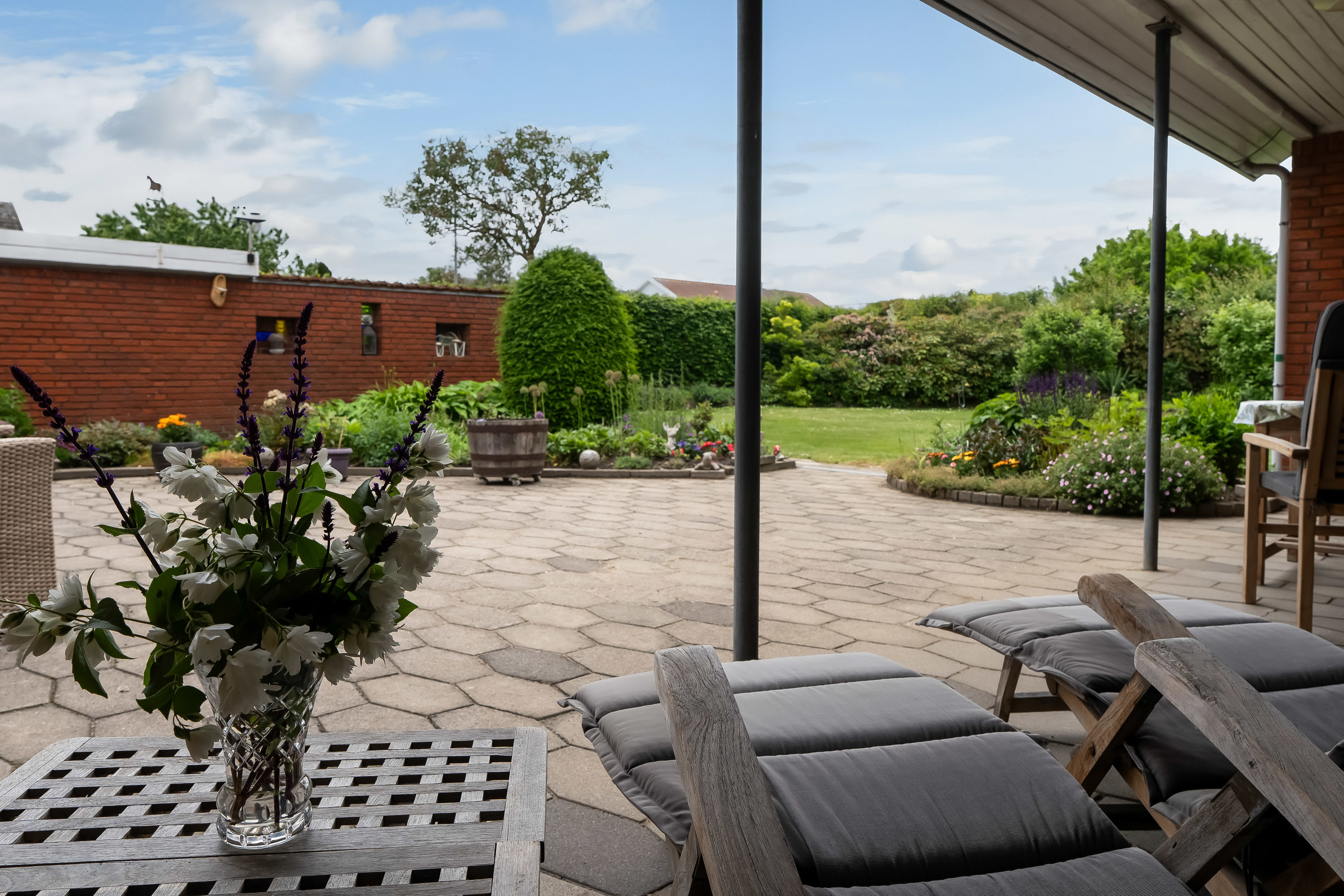 Fremhævet terrasse billede i fuldskærmstilstand. Billede af Ålholmparken 54, 3400 Hillerød