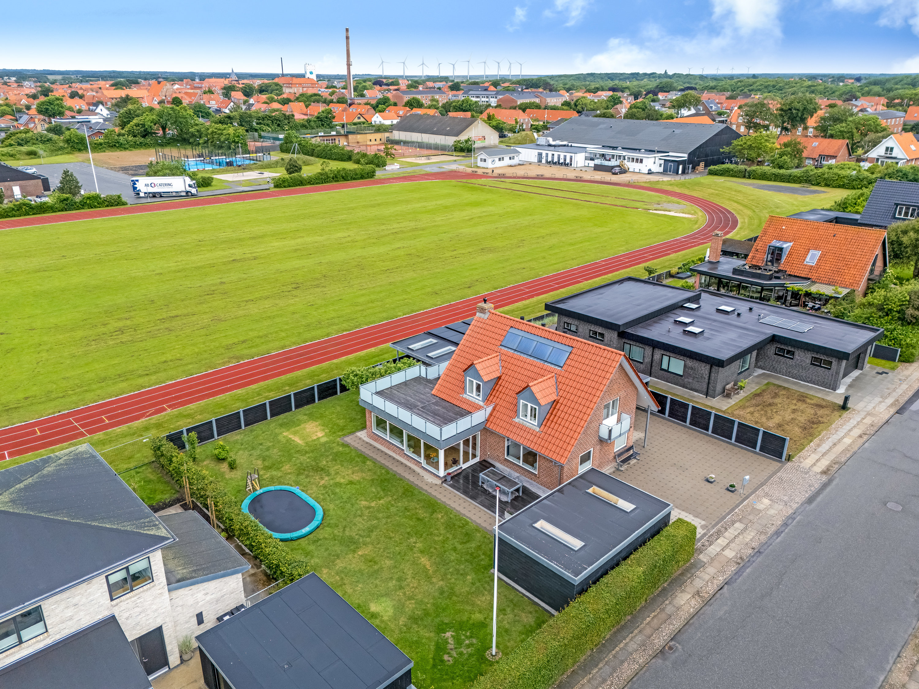 Fremhævet luftfoto billede i fuldskærmstilstand. Billede af Hvashøj 14, 6950 Ringkøbing