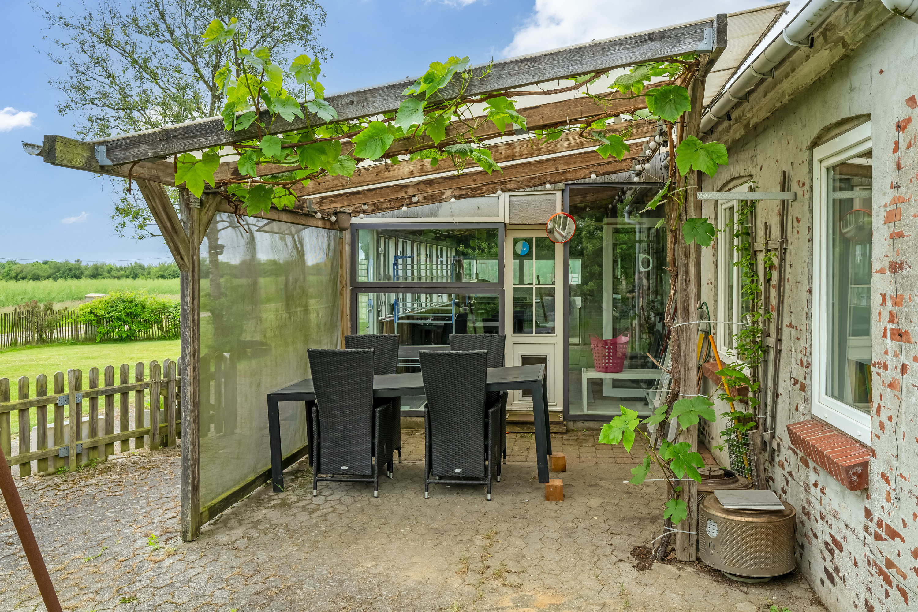 Fremhævet overdækket terrasse billede i fuldskærmstilstand. Billede af Røgindvej 3, 6950 Ringkøbing