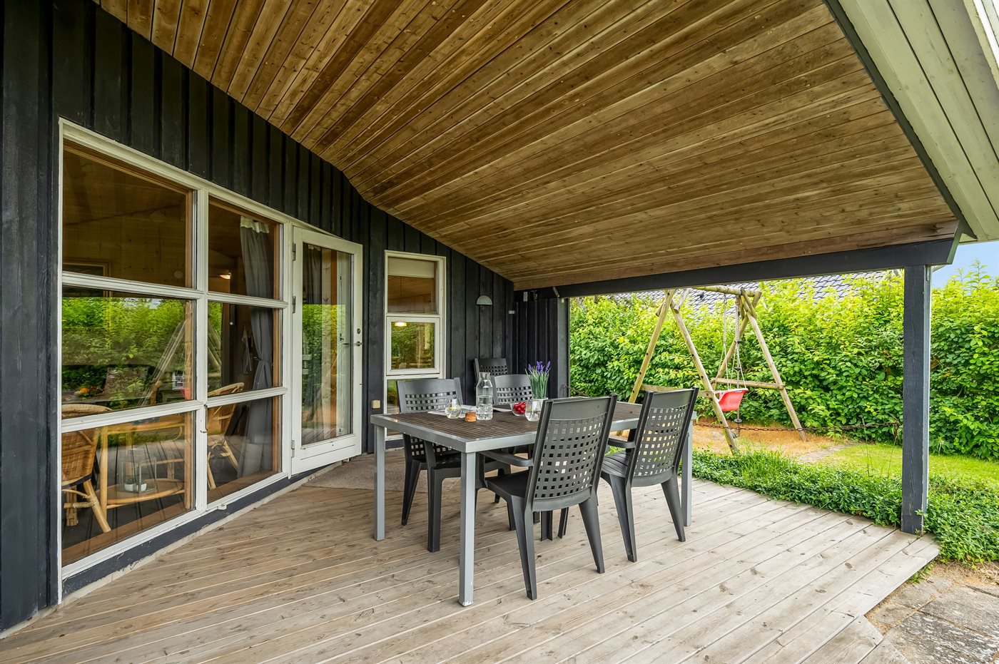 Fremhævet overdækket terrasse billede i fuldskærmstilstand. Billede af Sivsangervænget 19, Vostrup, 6880 Tarm