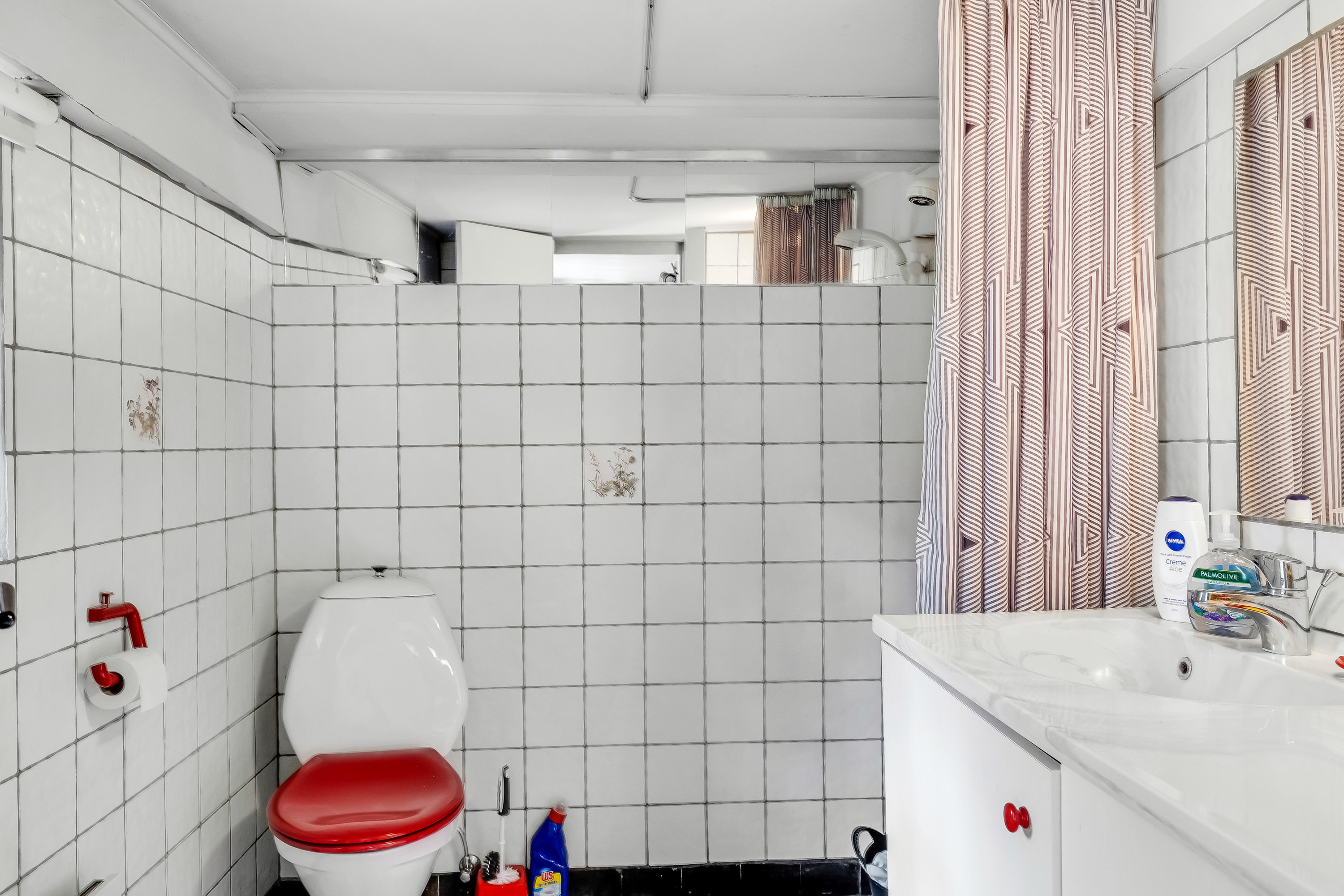 Fremhævet toilet billede i fuldskærmstilstand. Billede af Smedevej 2, Emmerlev, 6280 Højer