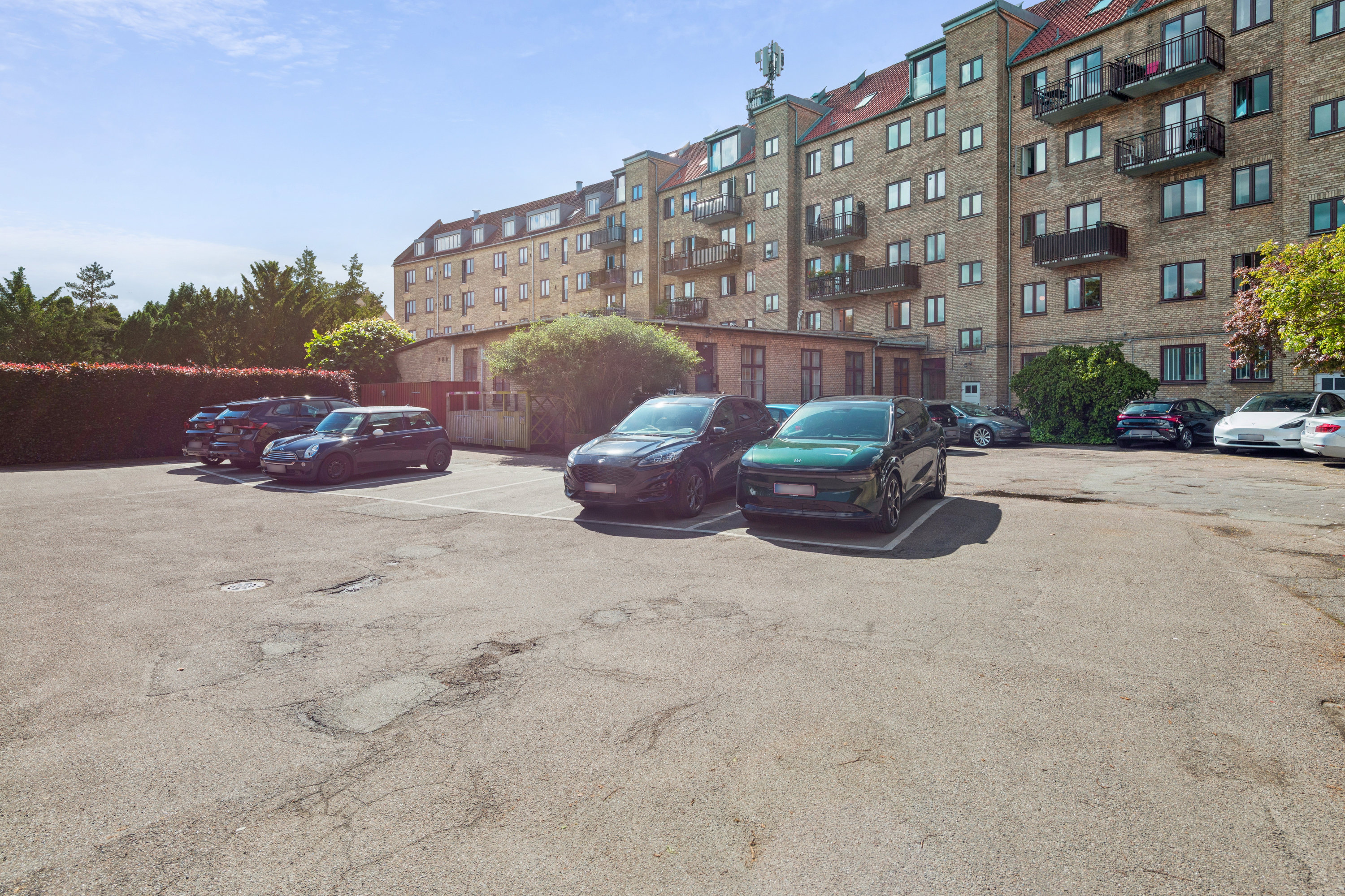 Fremhævet parkering billede i fuldskærmstilstand. Billede af Frederikssundsvej 154A, 2. th., 2700 Brønshøj