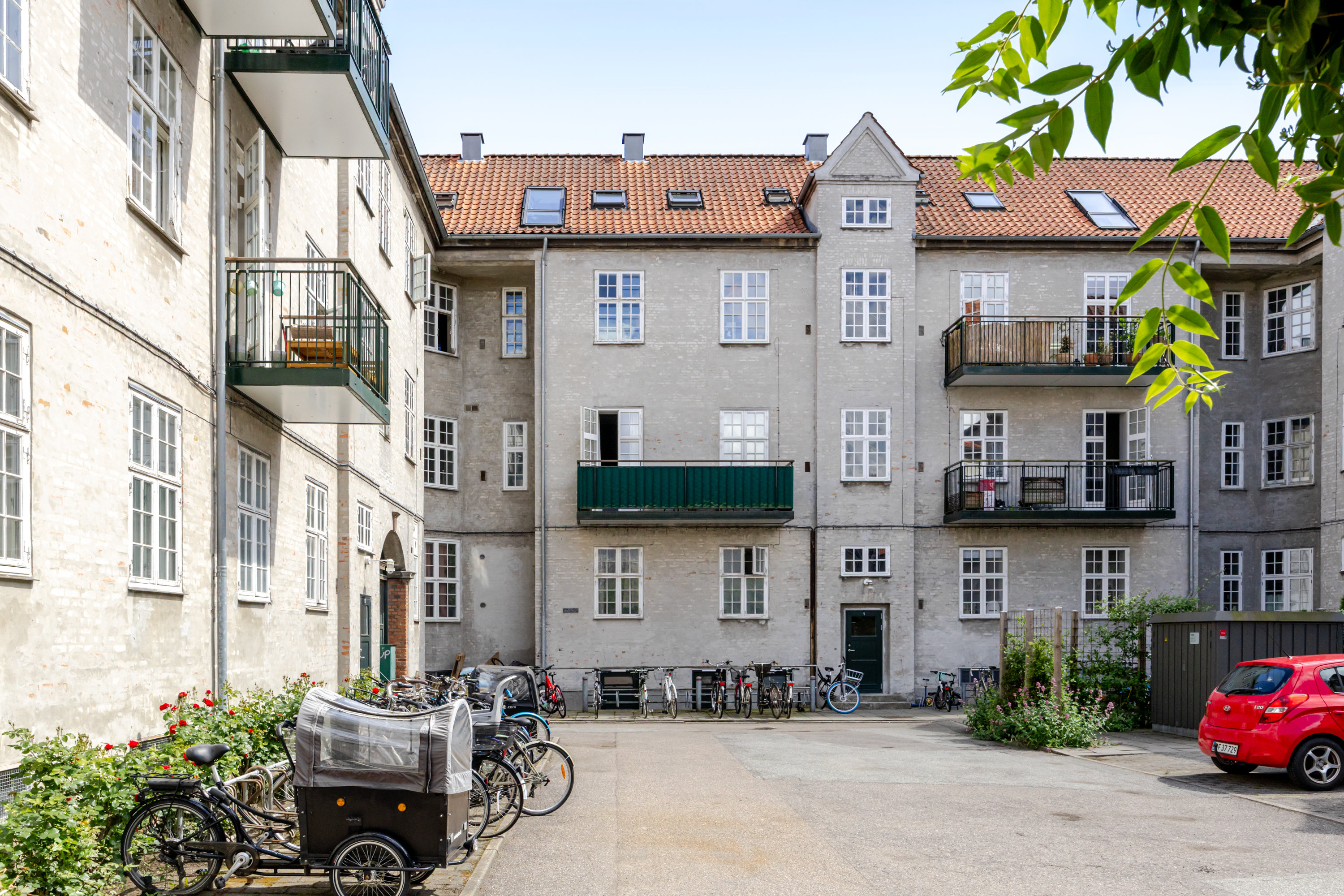 Fremhævet andet billede i fuldskærmstilstand. Billede af Borups Allé 233A, 3. tv., 2400 København NV